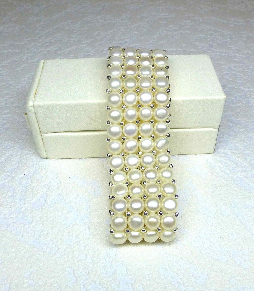 Null Bracelet four rows of natural cultured pearls 6 mm mounted on elastic and d&hellip;