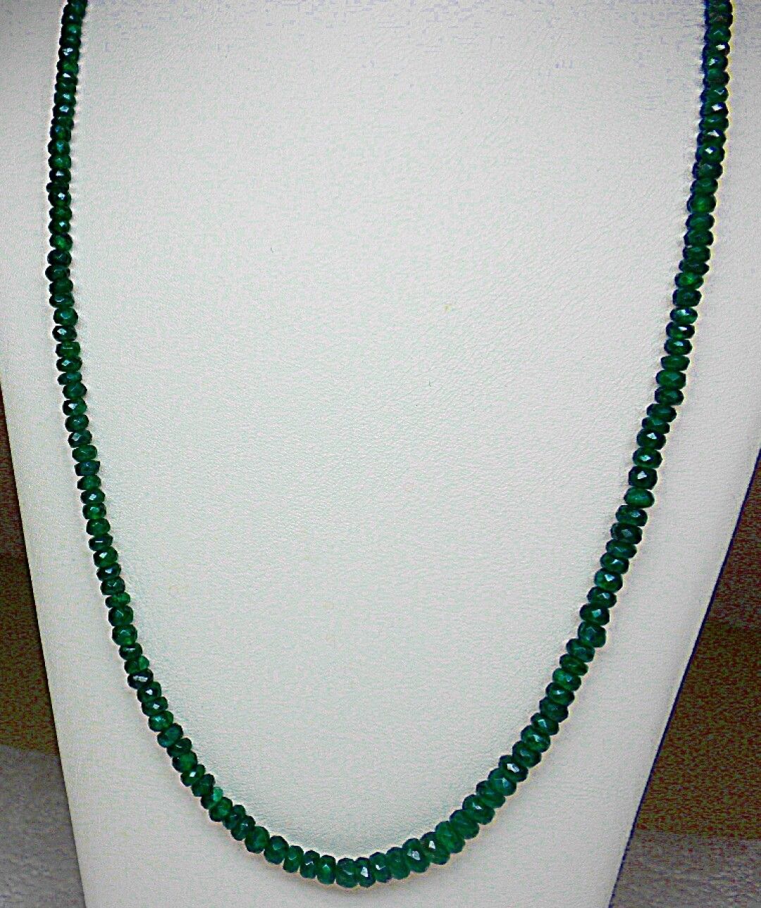 Null Very beautiful and rare necklace made of emeralds of beautiful color weighi&hellip;