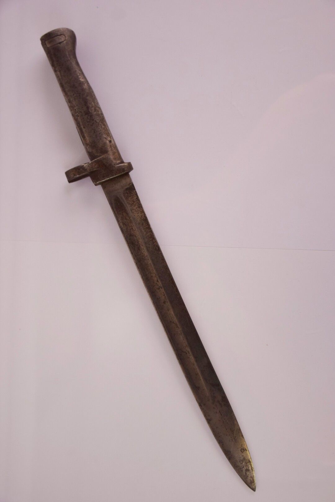 Null Bayoneta tipo 1888, erzat, sin marca y sin vaina 

Longitud total : 42,5 cm