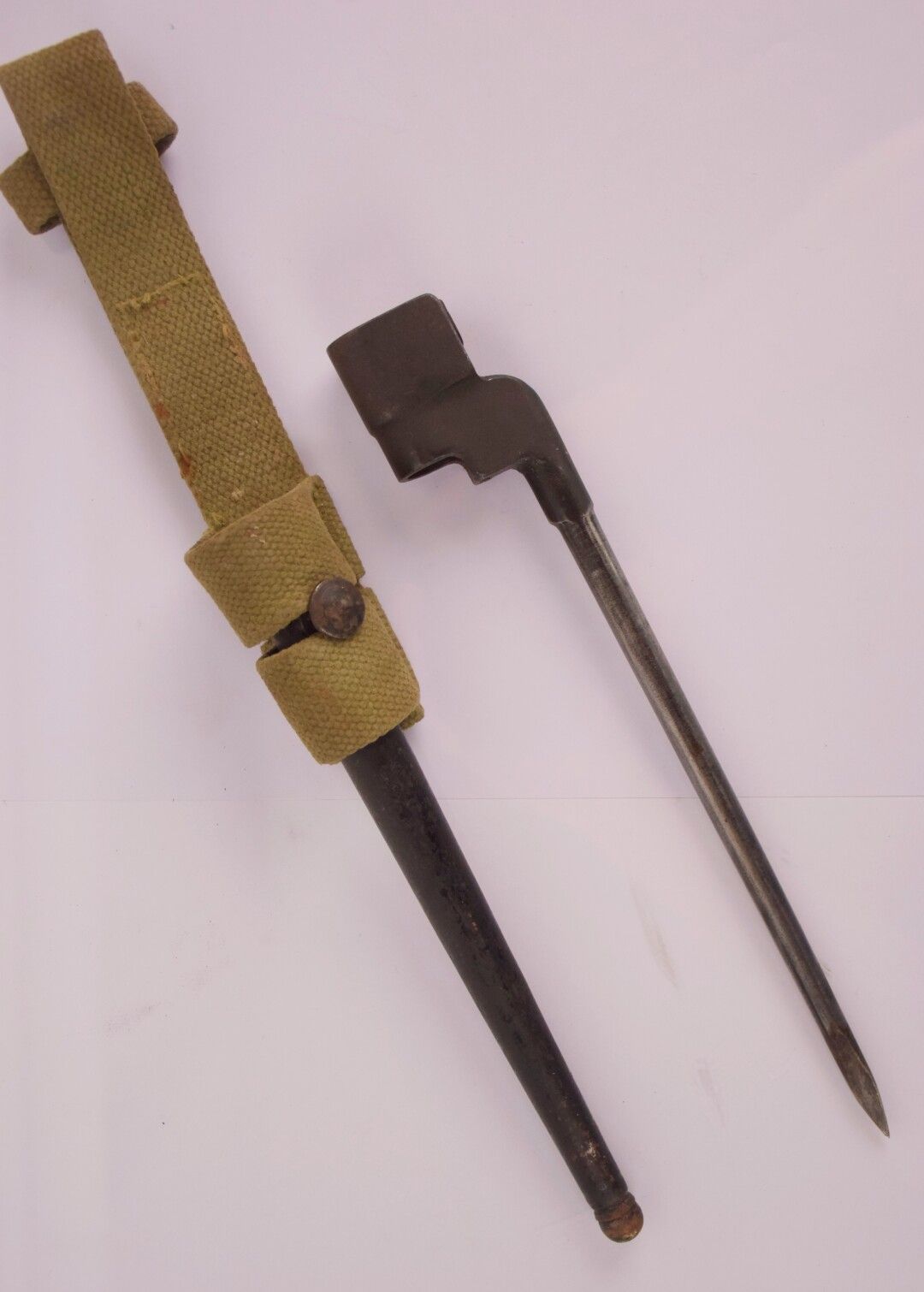 Null English bayonet for Lee Enfield N°4 Mark II rifle with scabbard (oxidation)