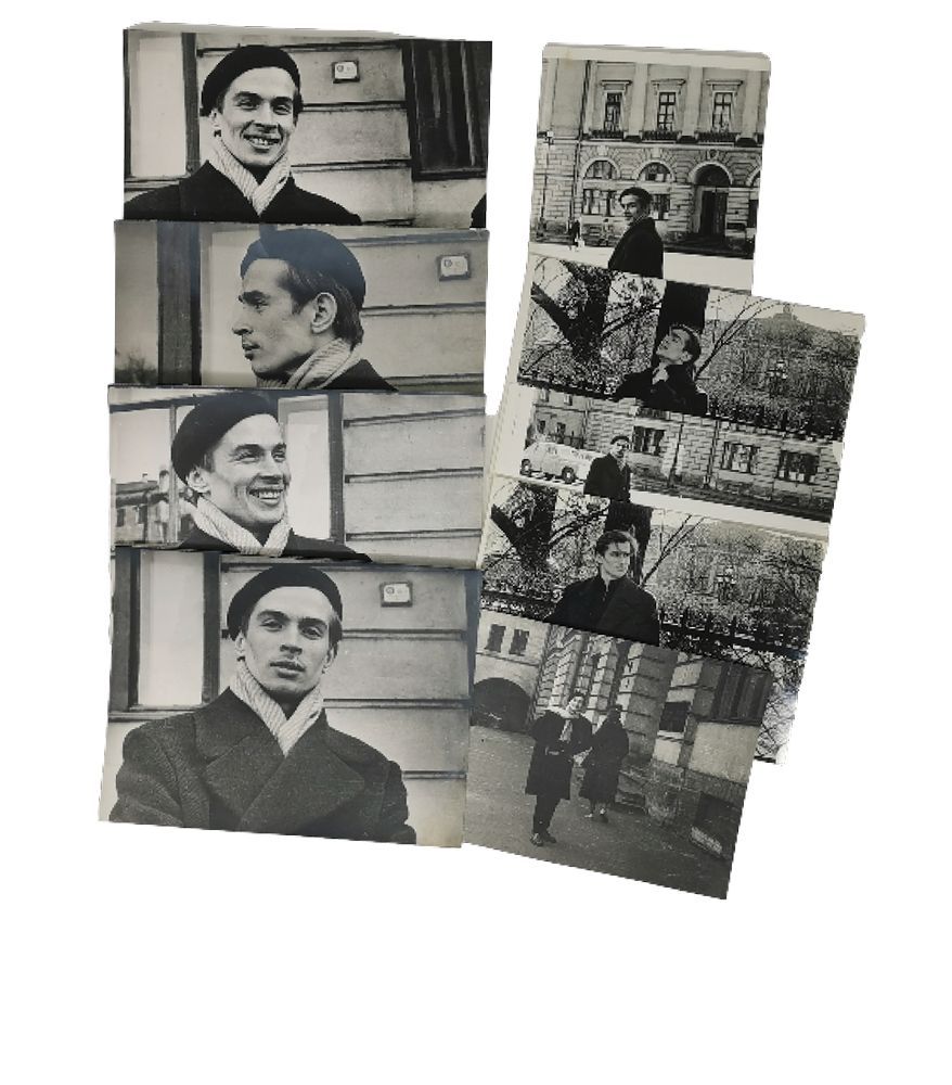 [Rudolf Nureyev (1938-1993)] Black and white printing.



Maximum dimensions: 13&hellip;