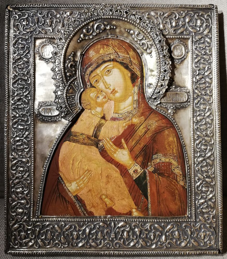 AN ICON «THE VLADIMIRSKAYA MOTHER OF GOD» IN A SILVER OKLAD Wood, gesso, tempera&hellip;