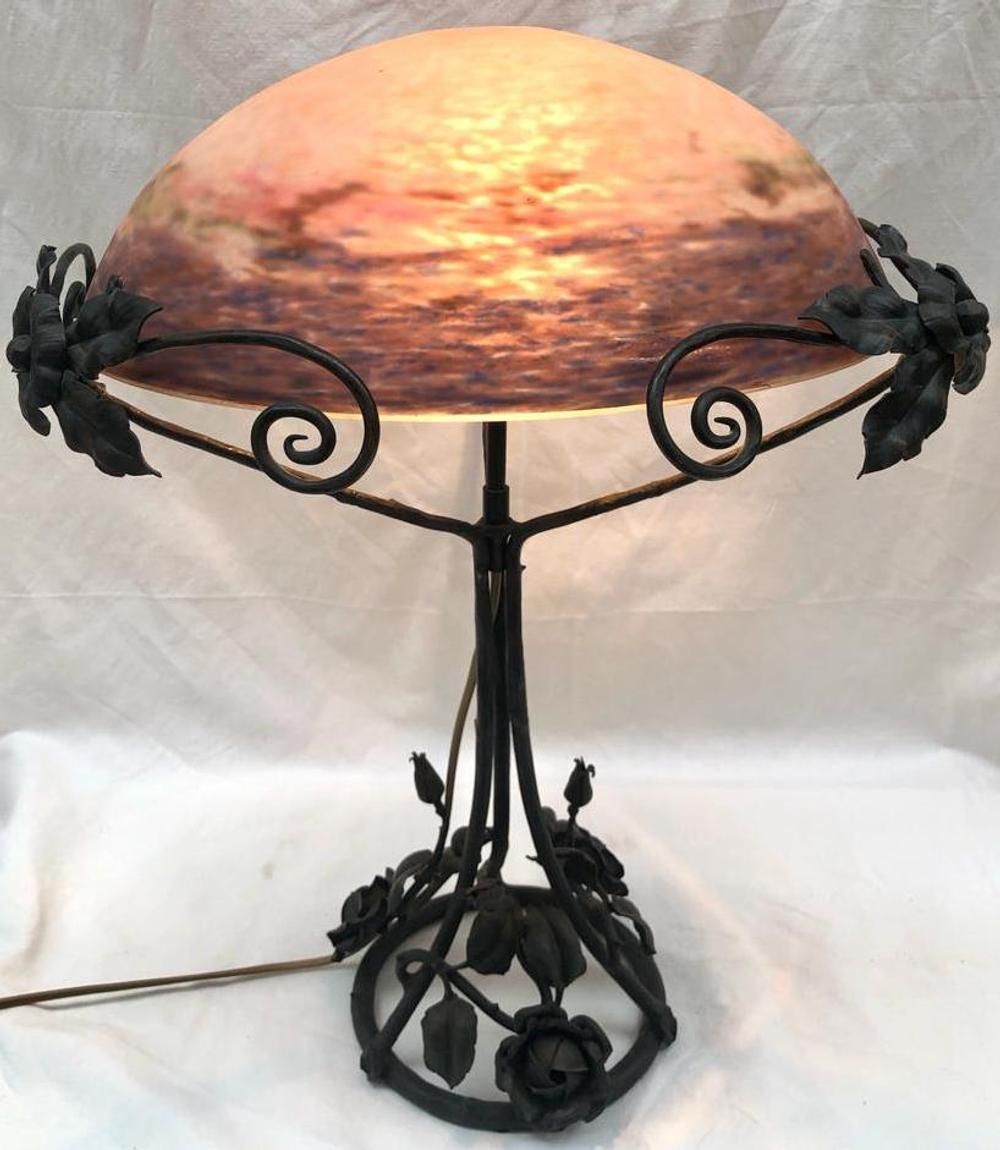 MULLER FRERES Wrought iron lamp with pate-de-verre shade



Signed 'Muller Frere&hellip;