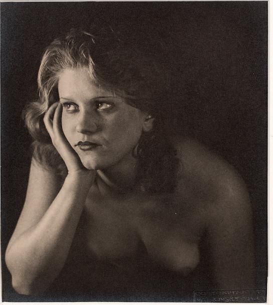VETROVSKY JOSEF (1897 - 1944) + Nu féminin accoudé, Photographie originale signé&hellip;