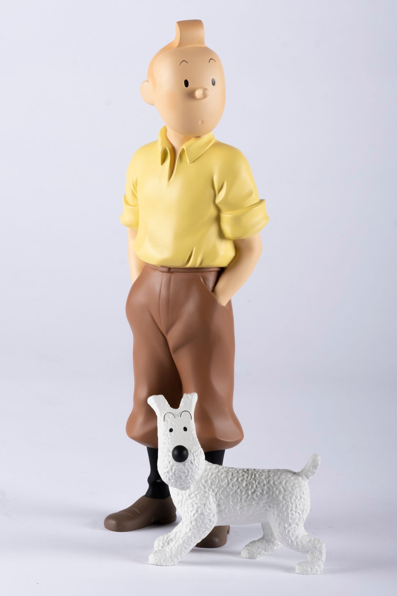 HERGÉ, Georges Remi dit (1907-1983) Tintin - Statuette Moulinsart résine, Réf.45&hellip;