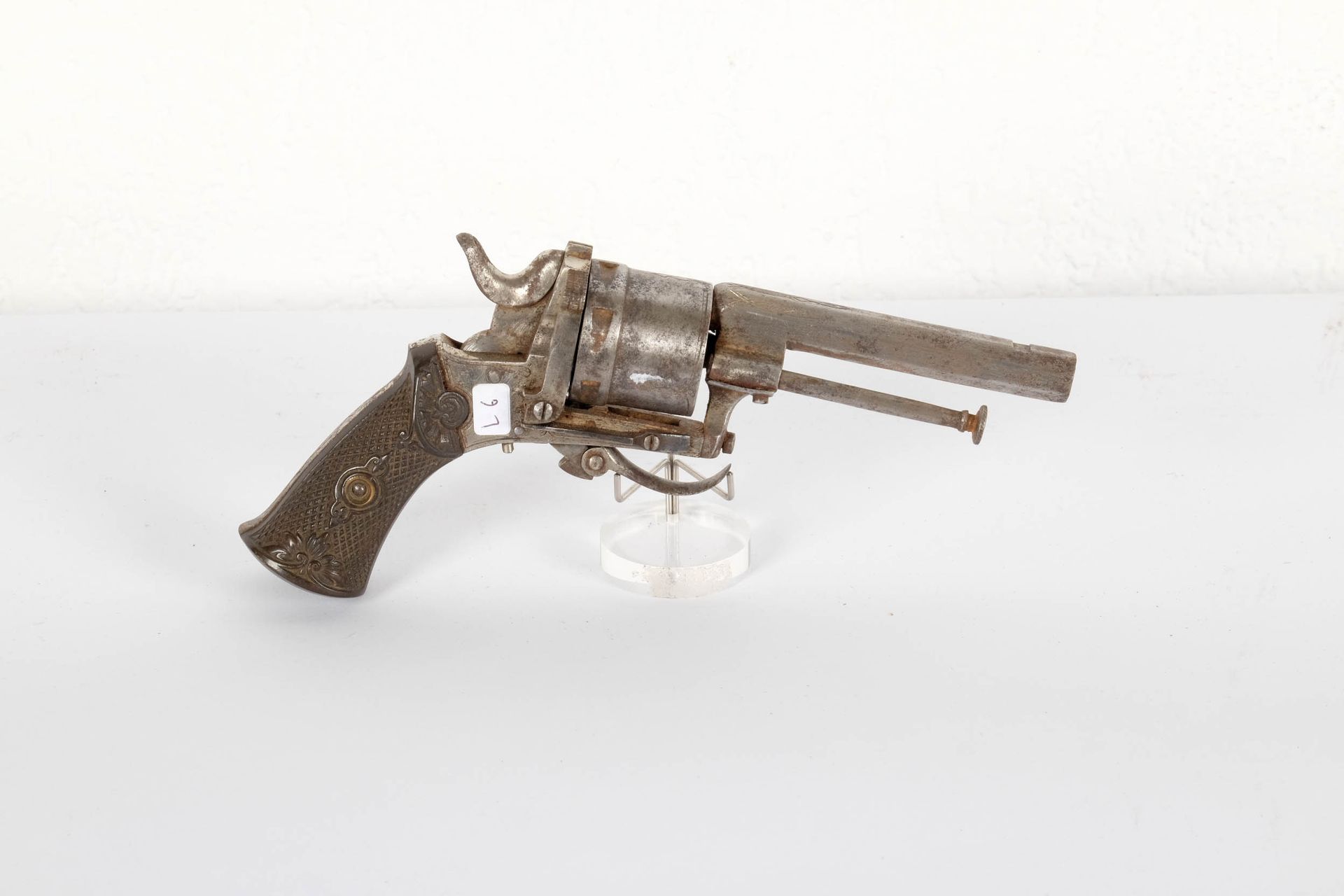 Arme – Armurerie Revolver à broche simple et double action avec ciselure, 7mm, 1&hellip;