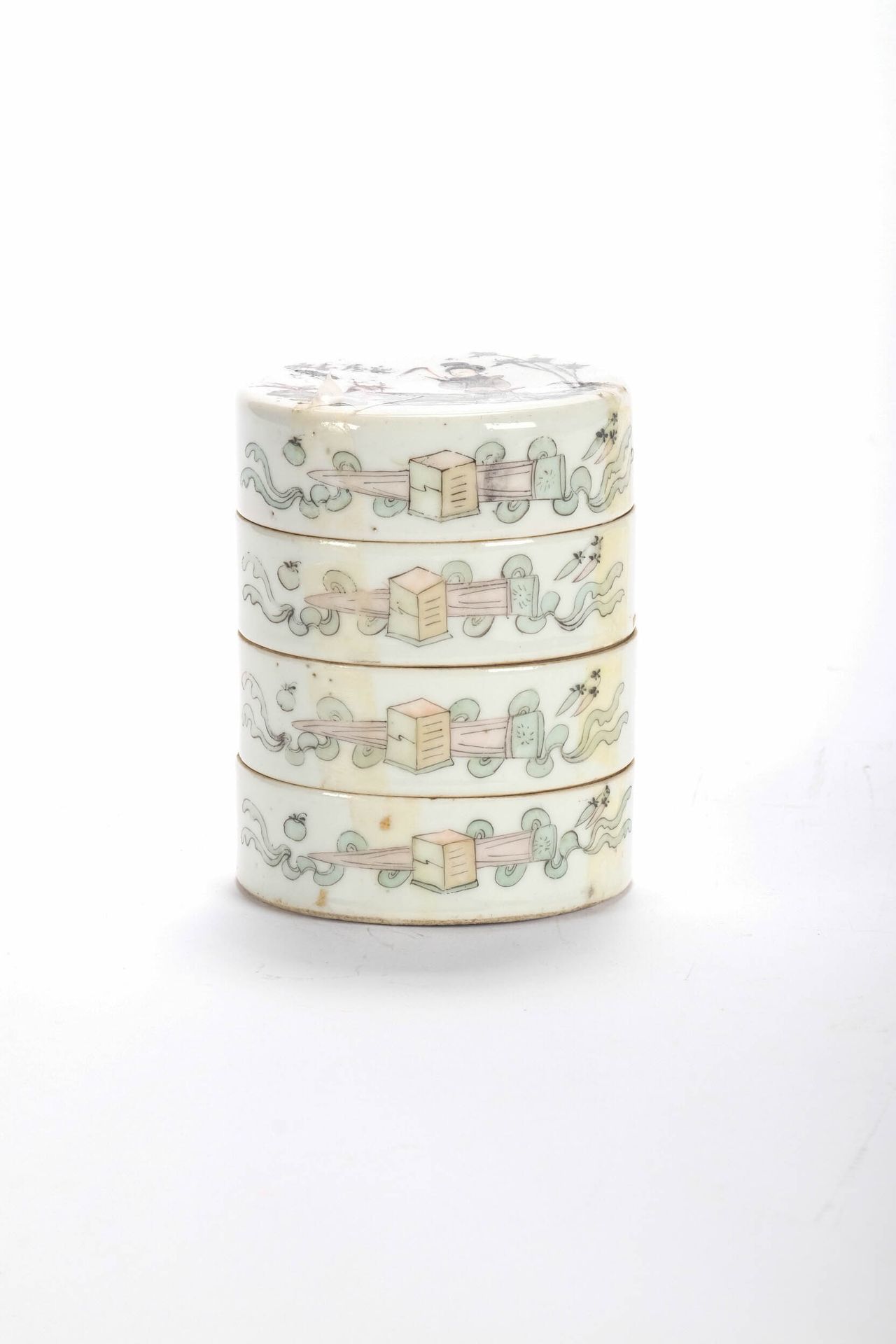 CHINE (CHINA, 中国) 瓷罐有4个隔间。高11厘米，深8厘米。XIX