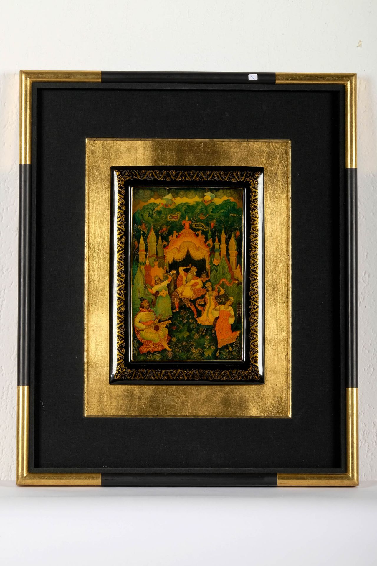 Peinture, école russe Painting on panel lacquered and decorated with gold, signe&hellip;