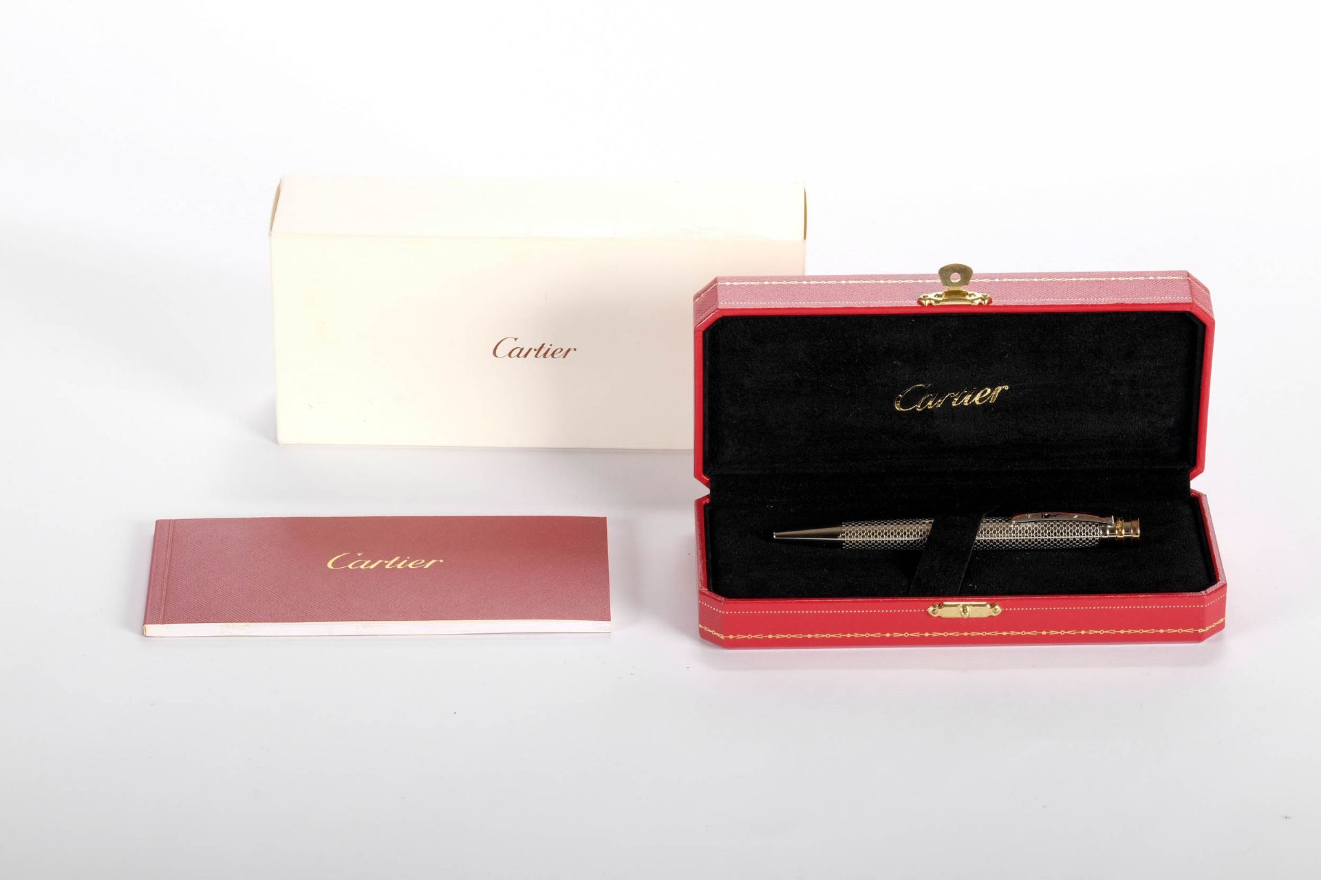 CARTIER Trinity ballpoint pen, iconic Art Deco design featuring three different &hellip;