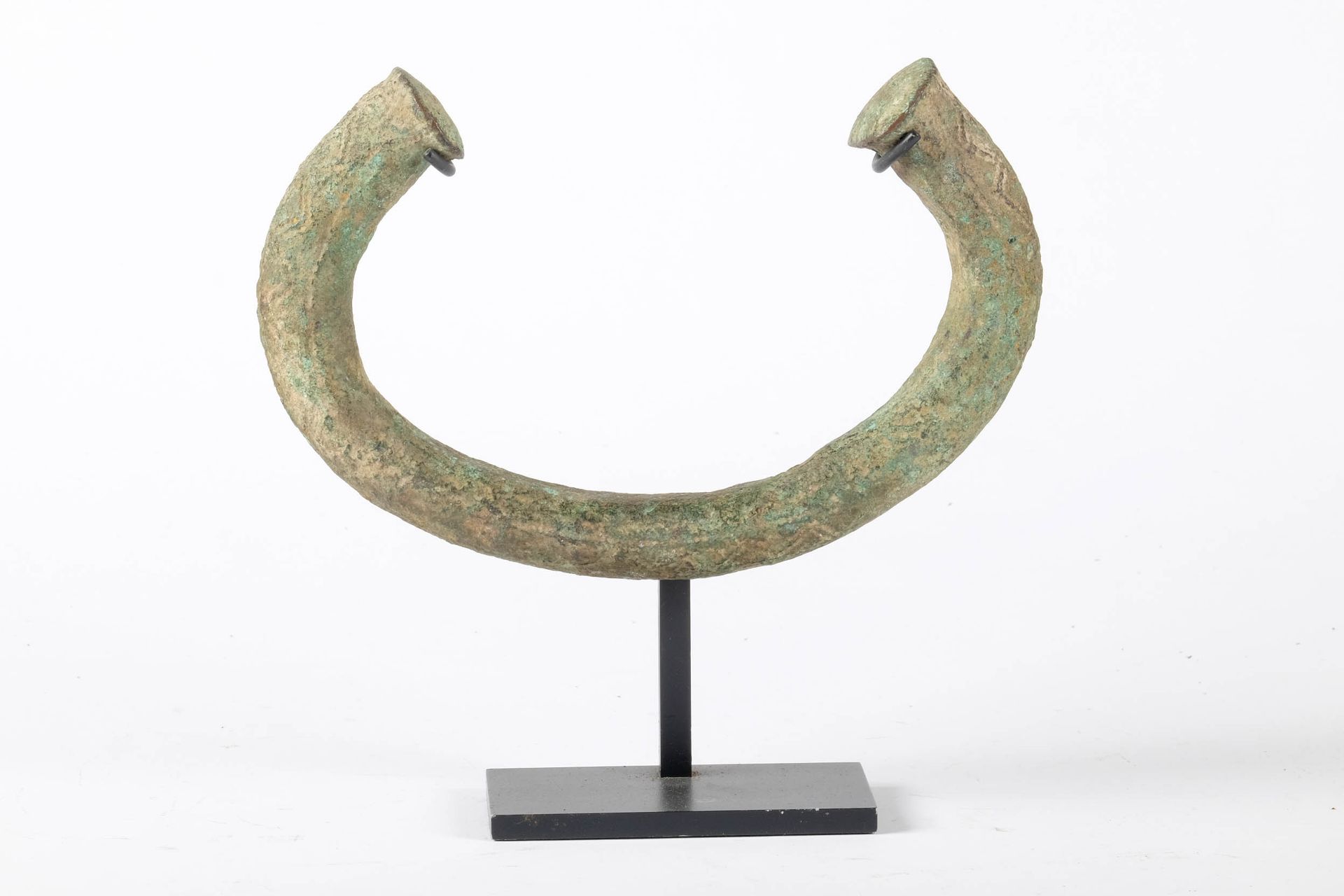AFRIQUE 
Bronze africain? sur socle, 24,5 cm.