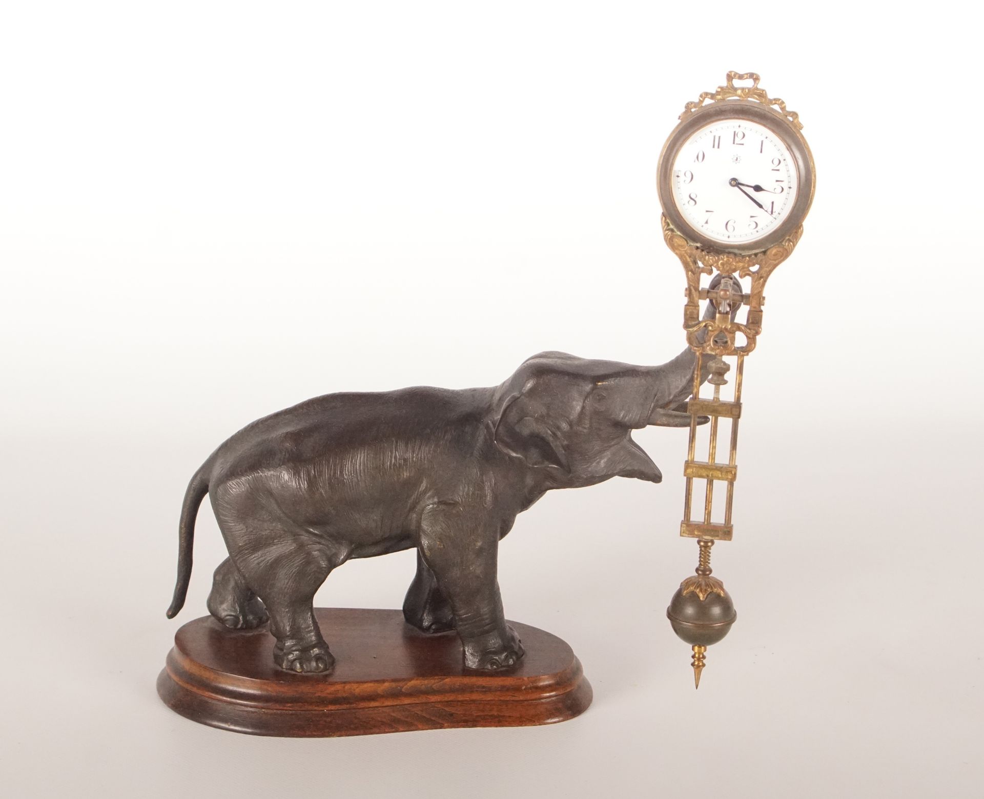 Horlogerie - Junghans - Eléphant Seltene Elefantenpendeluhr aus Bronze von Jungh&hellip;