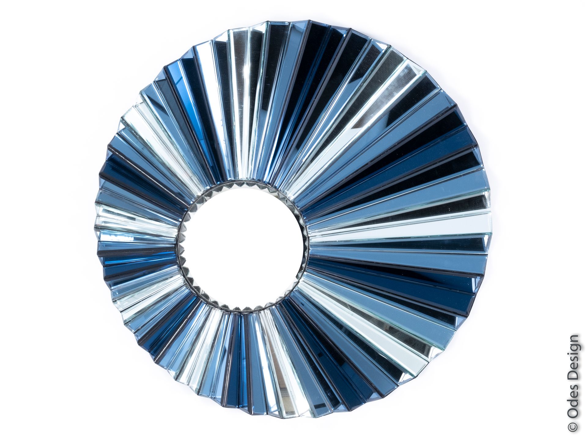 Olivier DE SCHRIJVER (1958) pour Odes Design Editeur. 
Mirror "30 shades of blue&hellip;