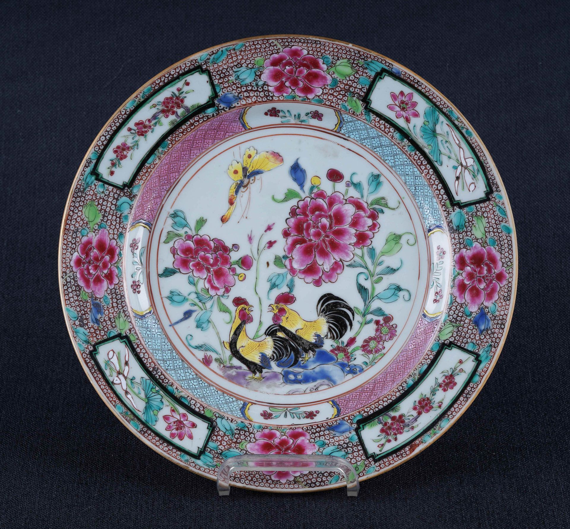 Chine - Compagnies des Indes XVIIIe Assiette en porcelaine de Chine au décor de &hellip;