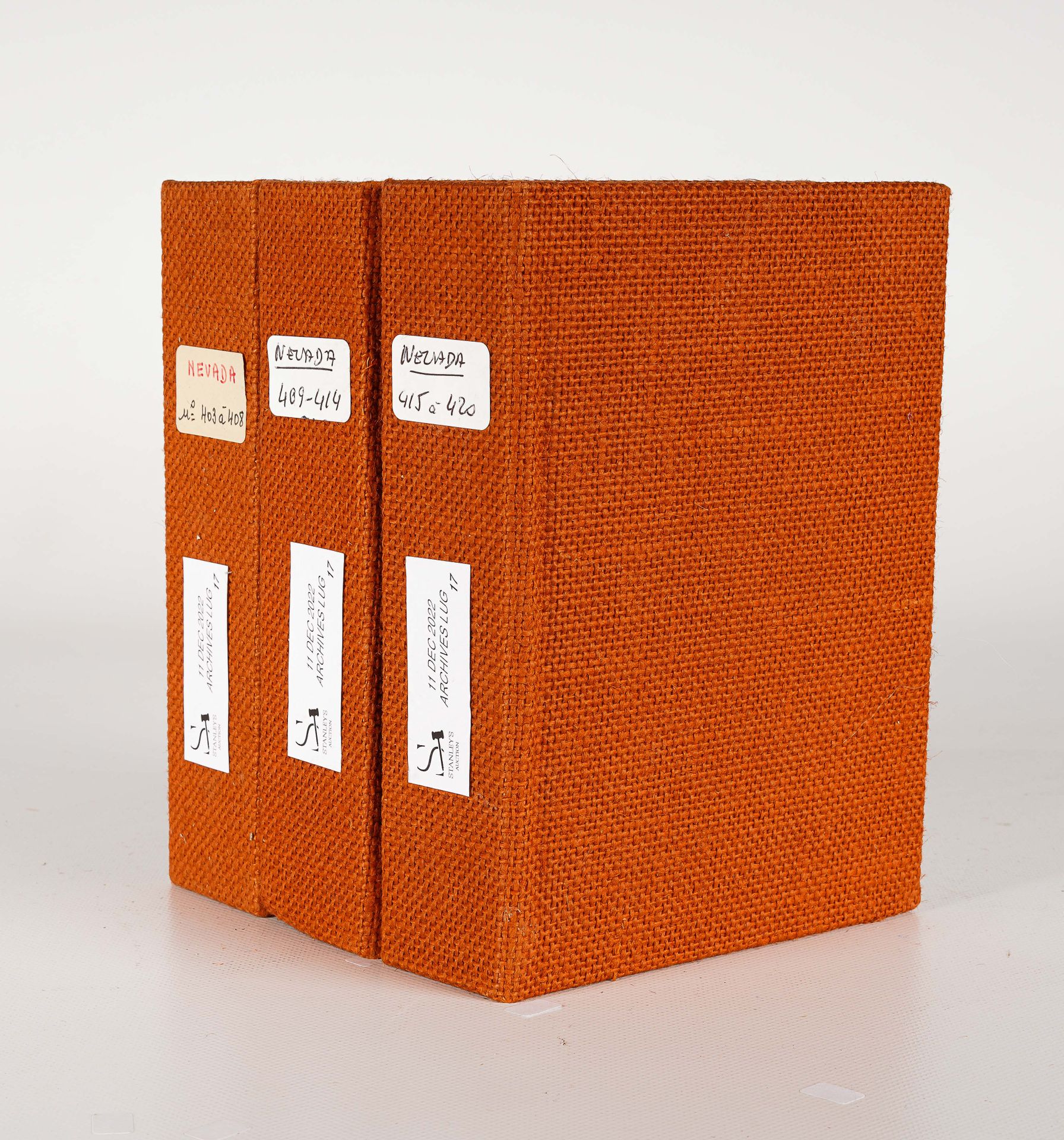 LUG SEMIC, ARCHIVES COMICS 三个LUG活页夹，包括NEVADA第403至420号，橙色布，尺寸H 18 x 13厘米