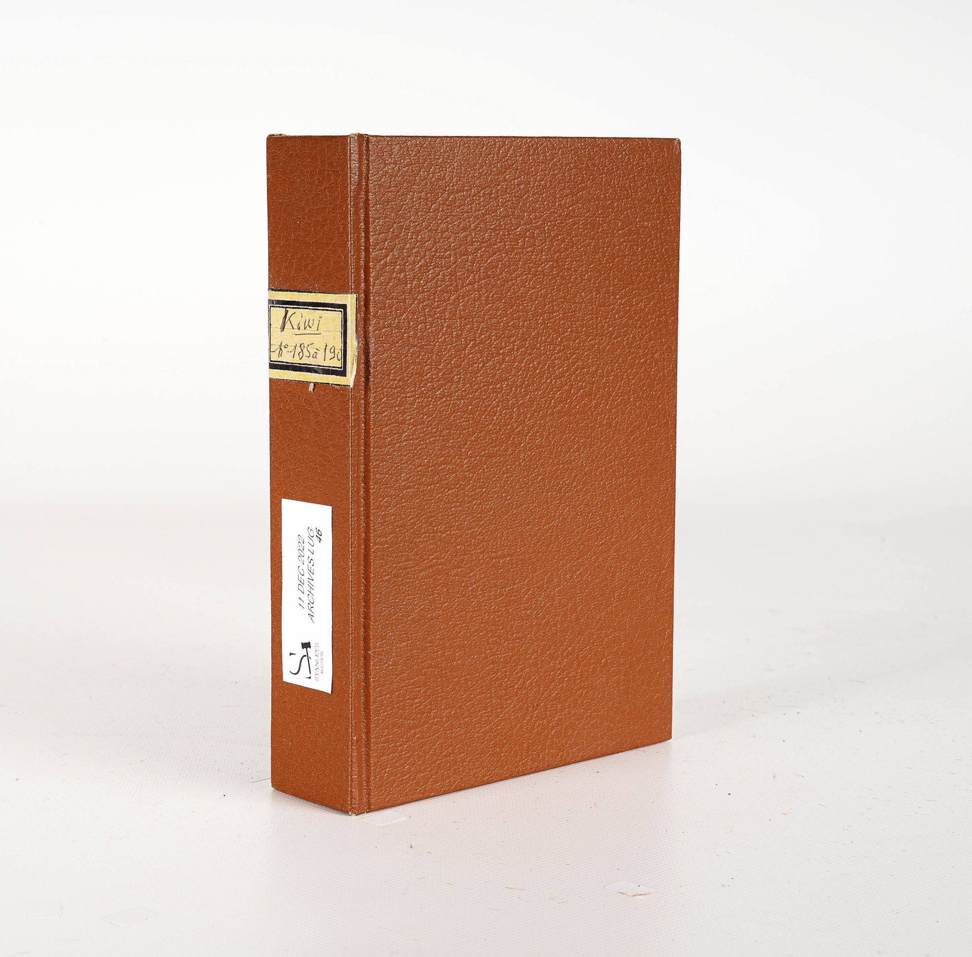 LUG SEMIC, ARCHIVES COMICS Binder with 6 KIWI n° 185 to 190, brown leatherette, &hellip;