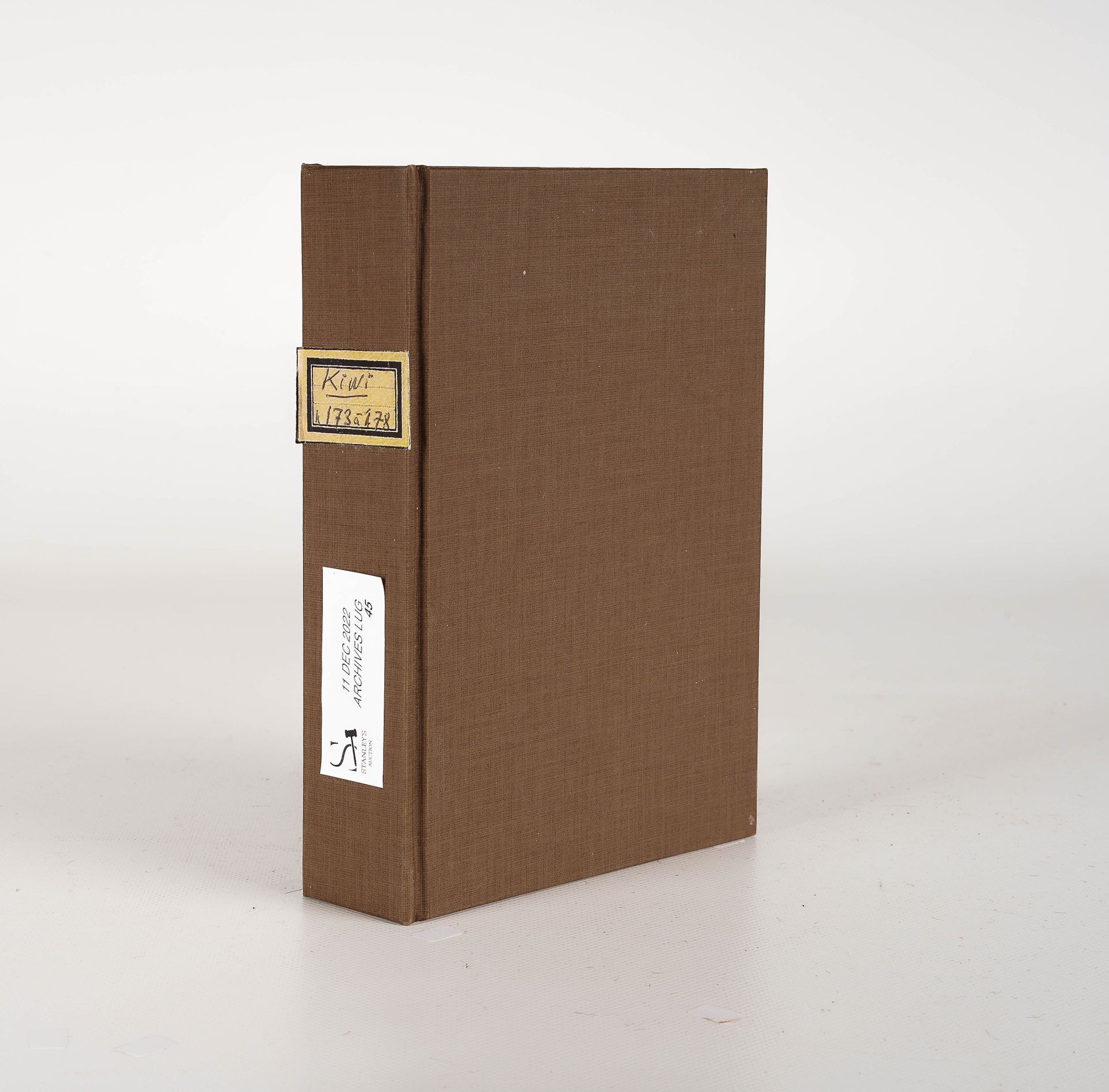 LUG SEMIC, ARCHIVES COMICS Binder with 6 KIWI n° 173 to 178, brown leatherette, &hellip;