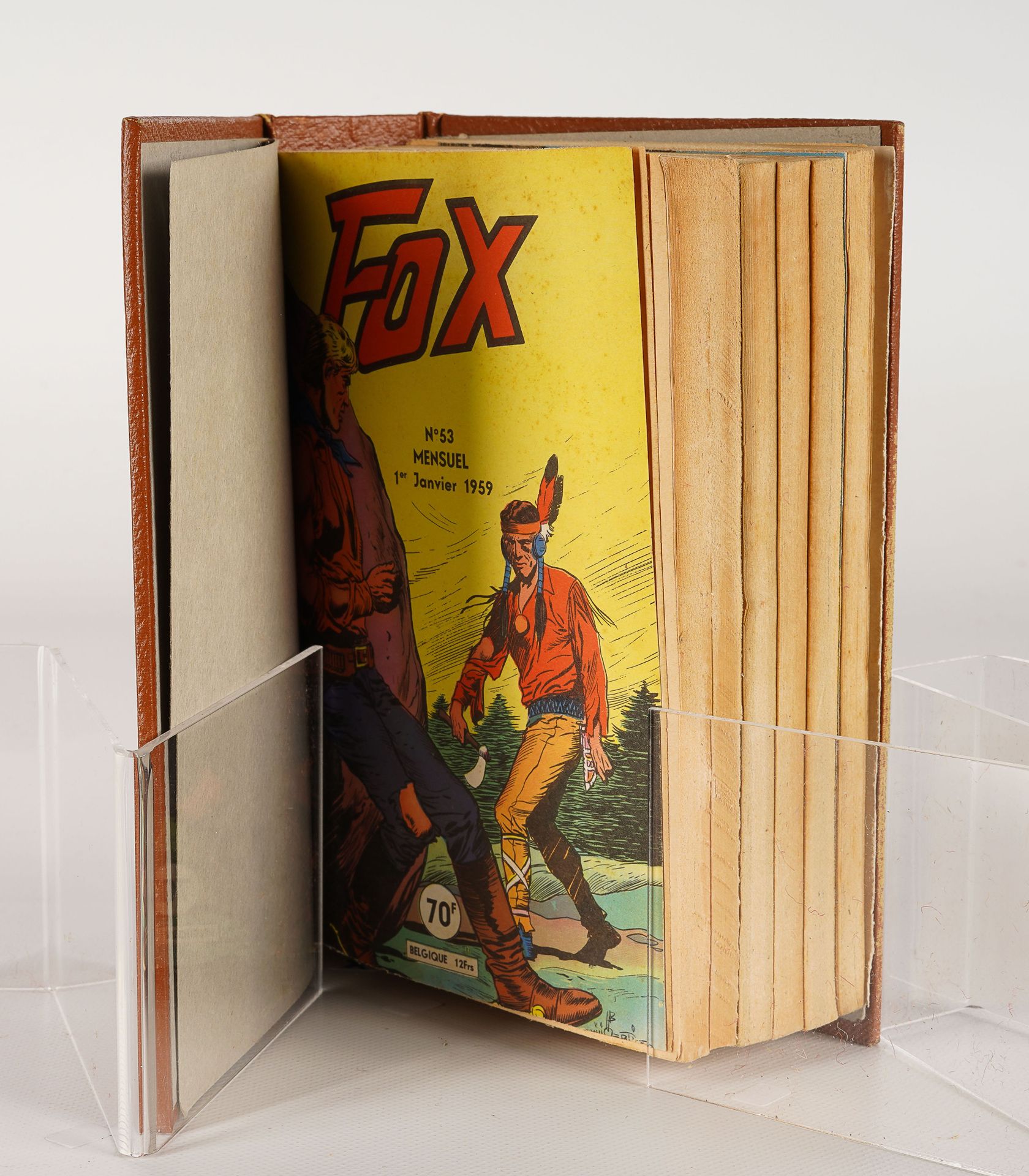 LUG SEMIC, ARCHIVES COMICS 有6个FOX编号53至58的活页夹，棕色人造革，尺寸为H 18,5 x 13厘米