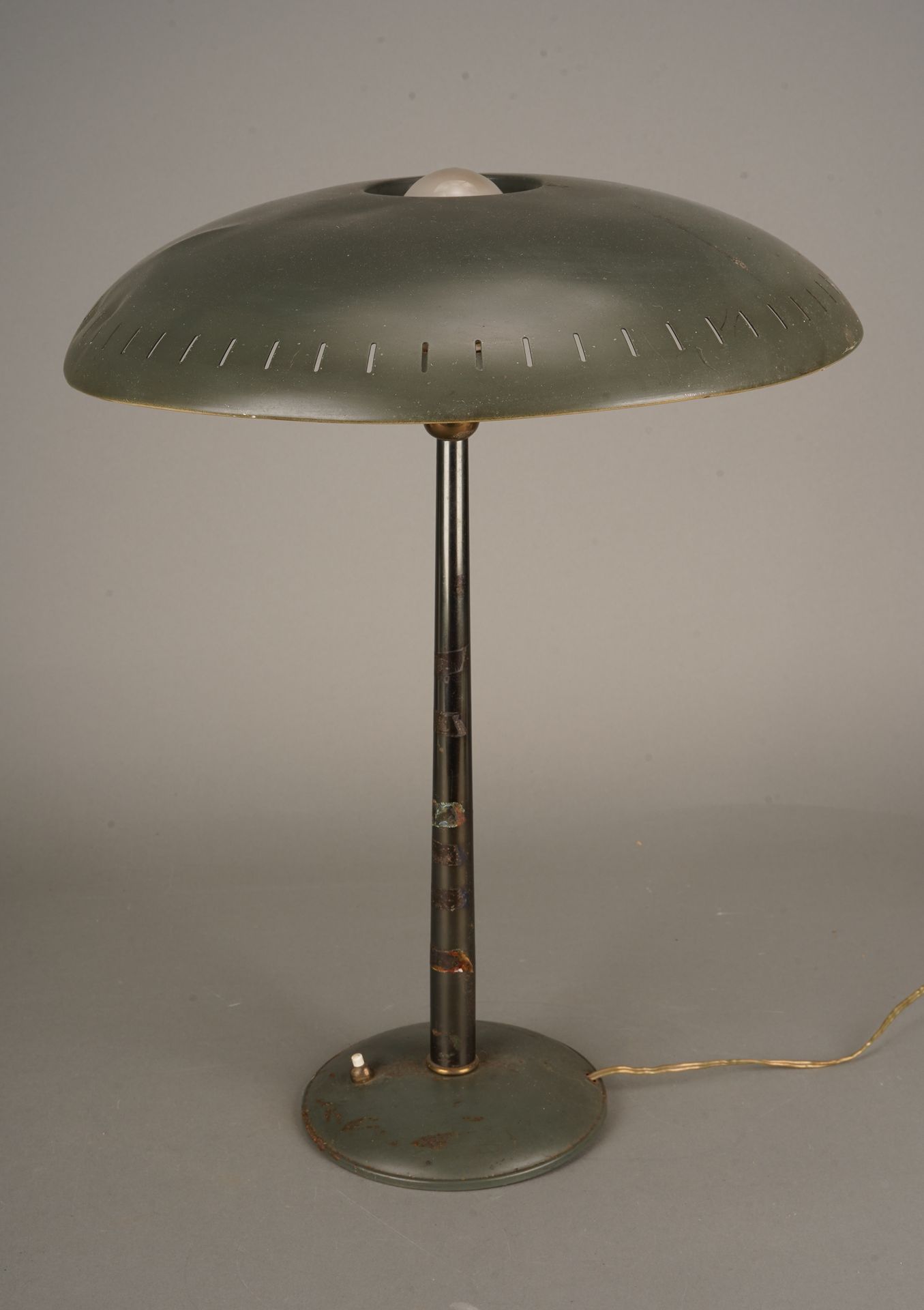 Louis Christian KALFF (1897-1976) Lampe de table pour Phillips, métal laqué, ann&hellip;