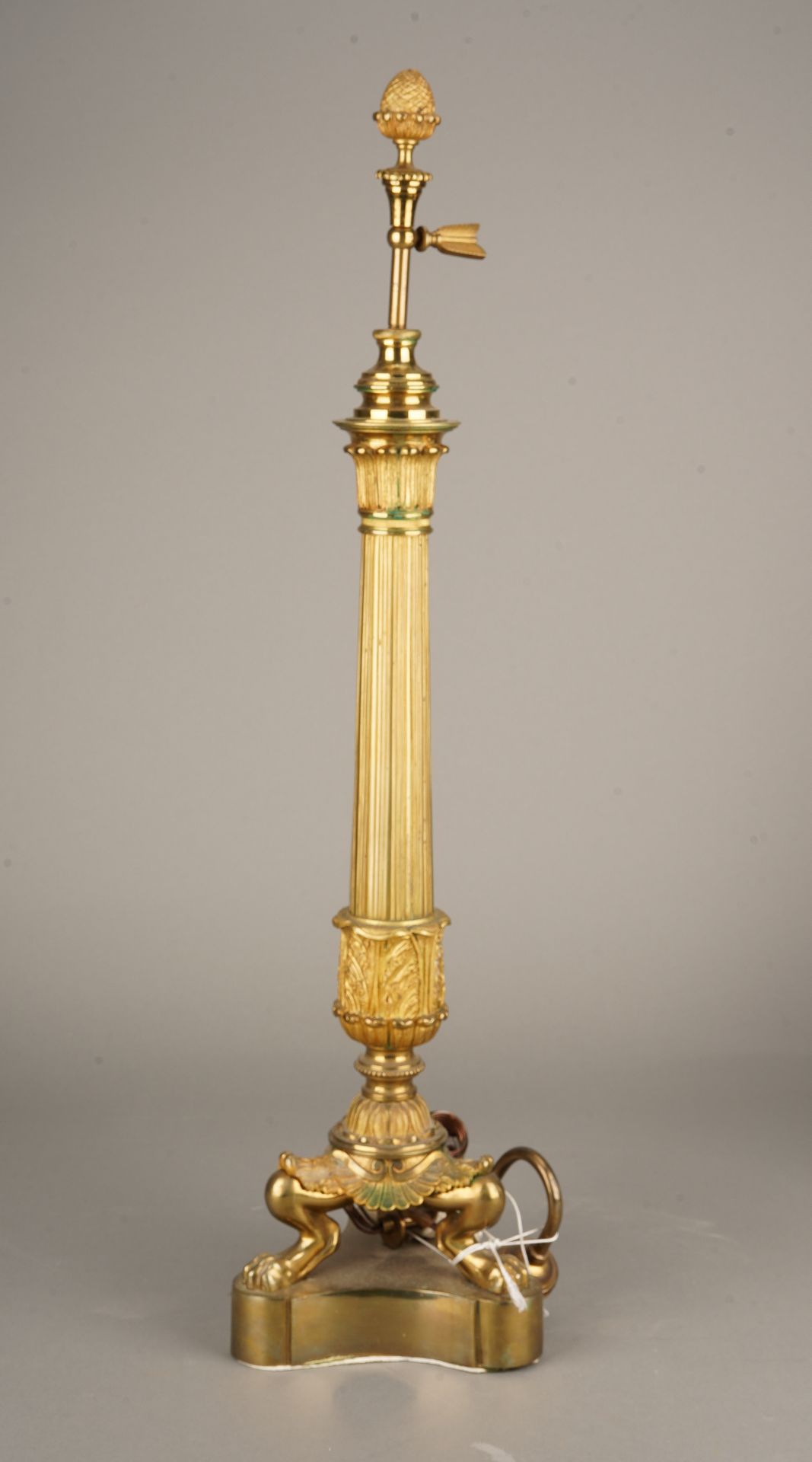 Pied de lampe Grand pied de lampe en bronze, fut cannelé de colonne corinthienne&hellip;