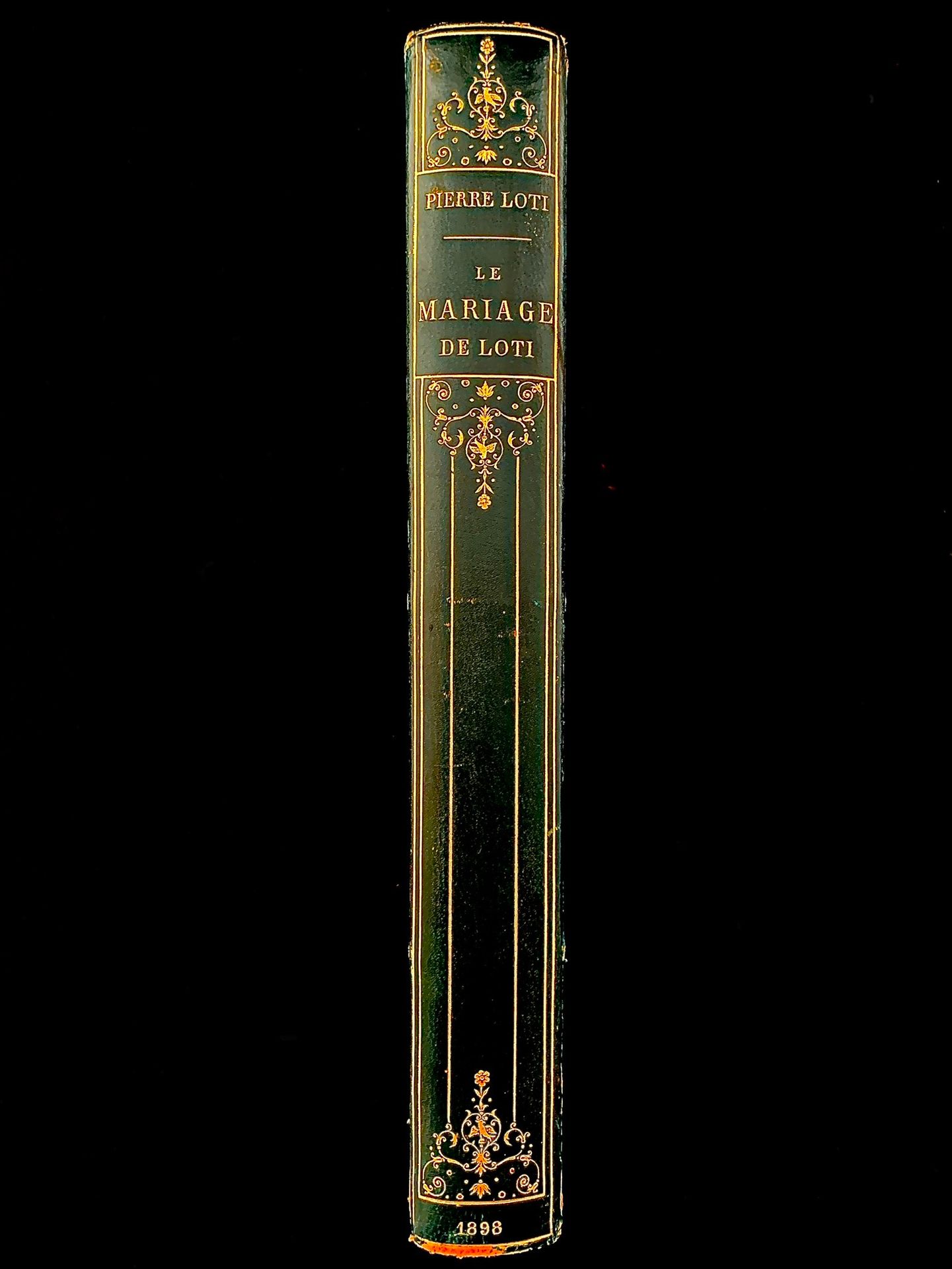 Null 皮埃尔-洛蒂，《洛蒂的婚姻》，罗伯迪和洛蒂的插图，Calmann Lévy éditeur巴黎，1898。大四合院，半小牛皮装订，带角，头部镀金。穿着&hellip;