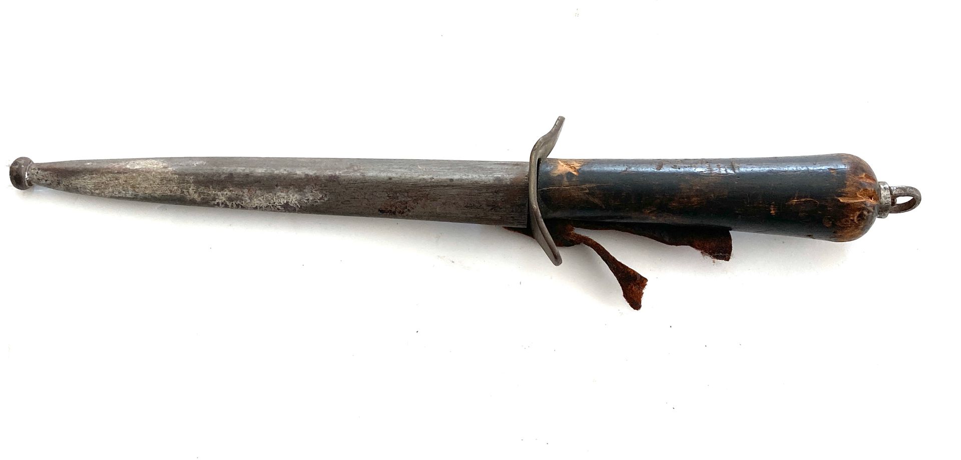 Null poignard de marine modèle 1833, second modèle, lame triangulaire de 16,8 cm&hellip;