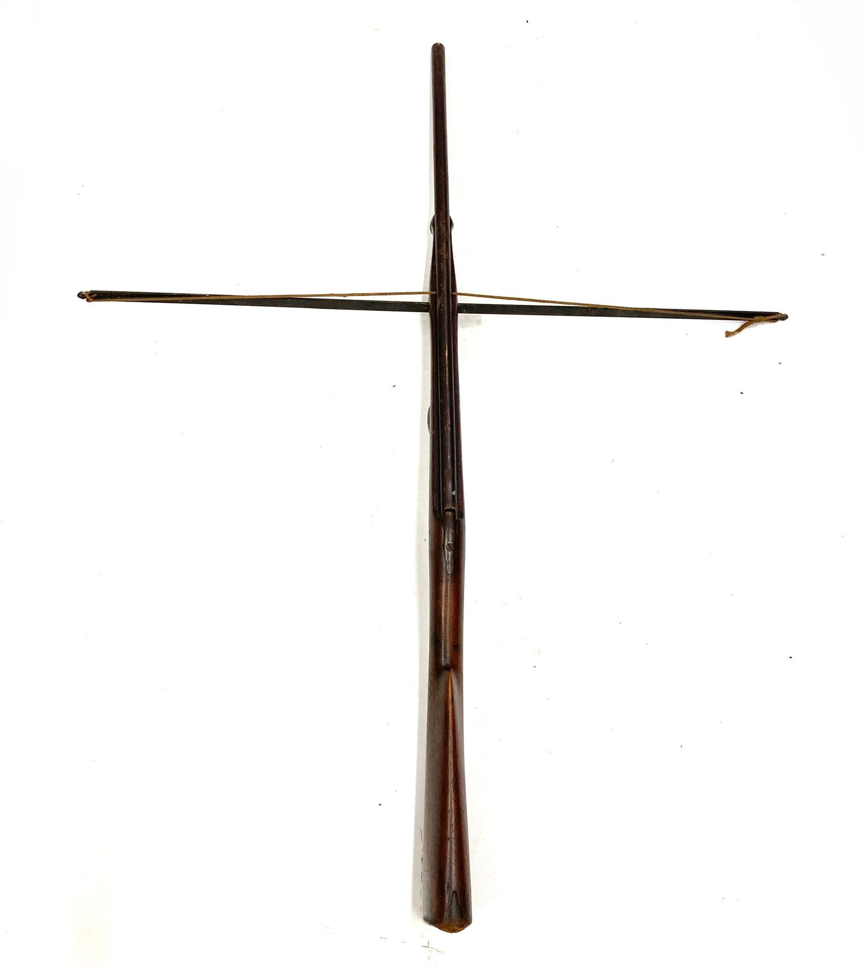 Null fusil-arbalète pour la pèche, arc de 76 cm, LT 96 cm, fin XIXème début Xxèm&hellip;