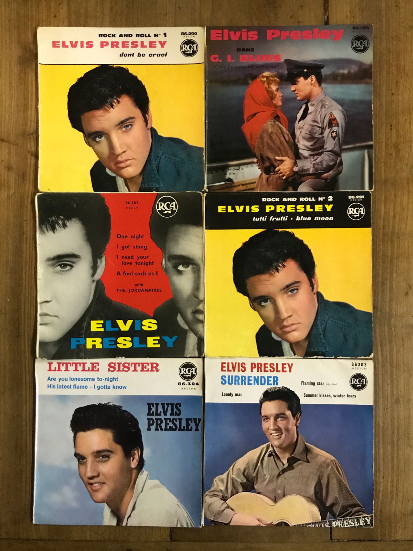 ELVIS PRESLEY Lot de 11 disques 45 tours 4 titres de Elvis Presley années 60 pre&hellip;
