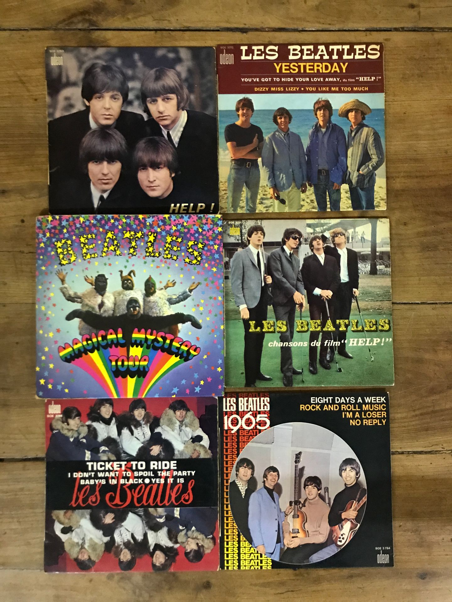 THE BEATLES Lot de 10 disques 45 tours 4 titres des Beatles années 60 pressage f&hellip;