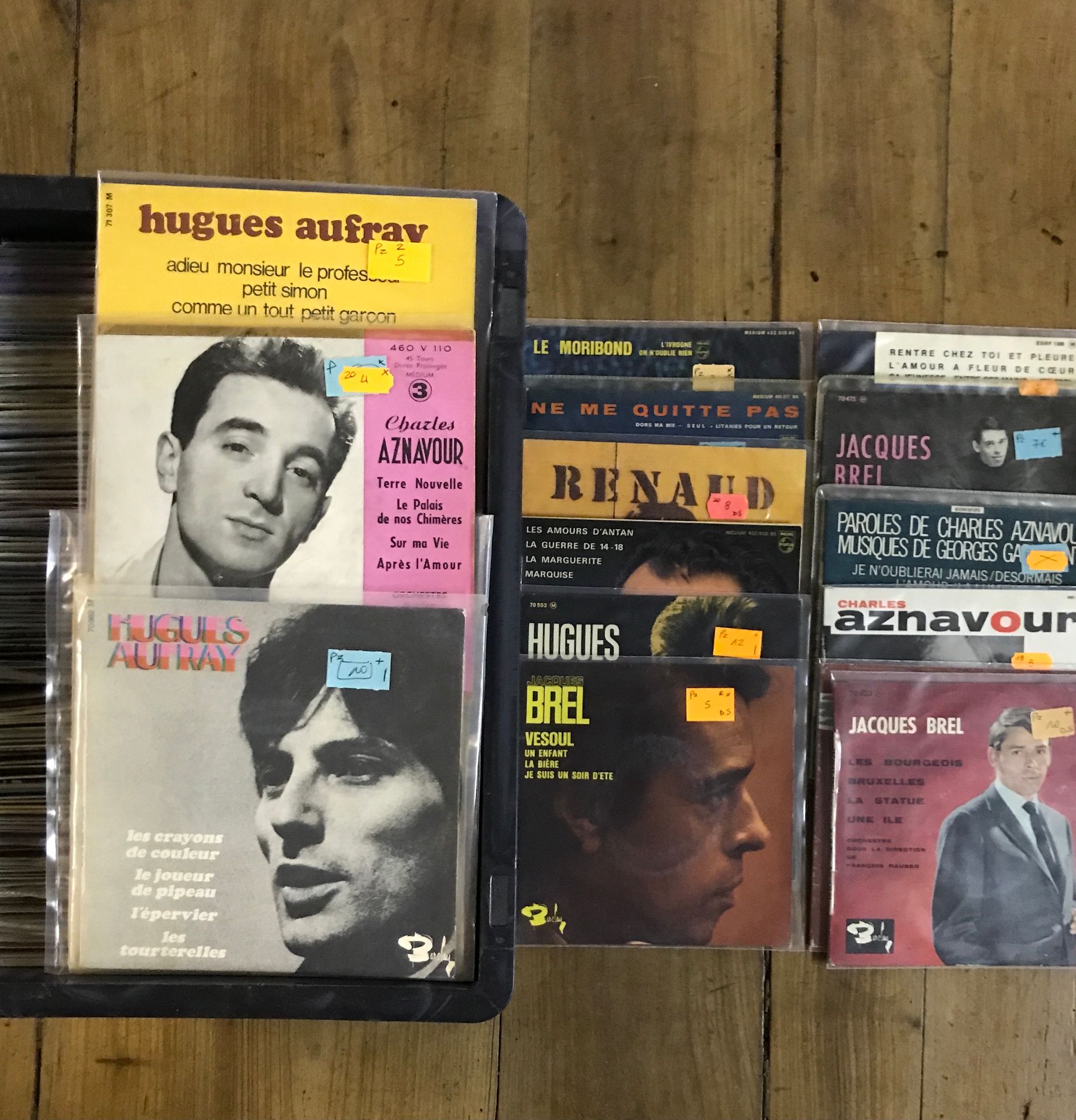 Null Lote de 200 discos de 45 rpm de artistas franceses (Georges Brassens, Charl&hellip;