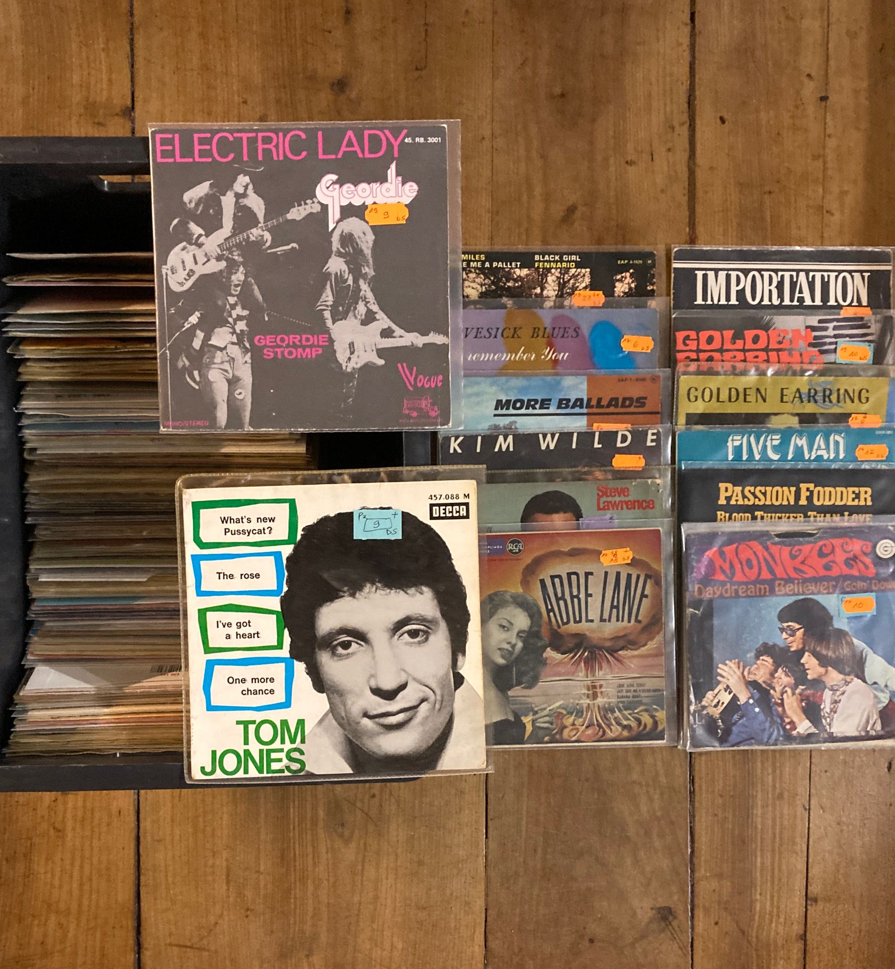 Null Lote de 100 discos de 45 rpm de los años 60, 70, 80 y 90. Pop, Rock, Rock n&hellip;