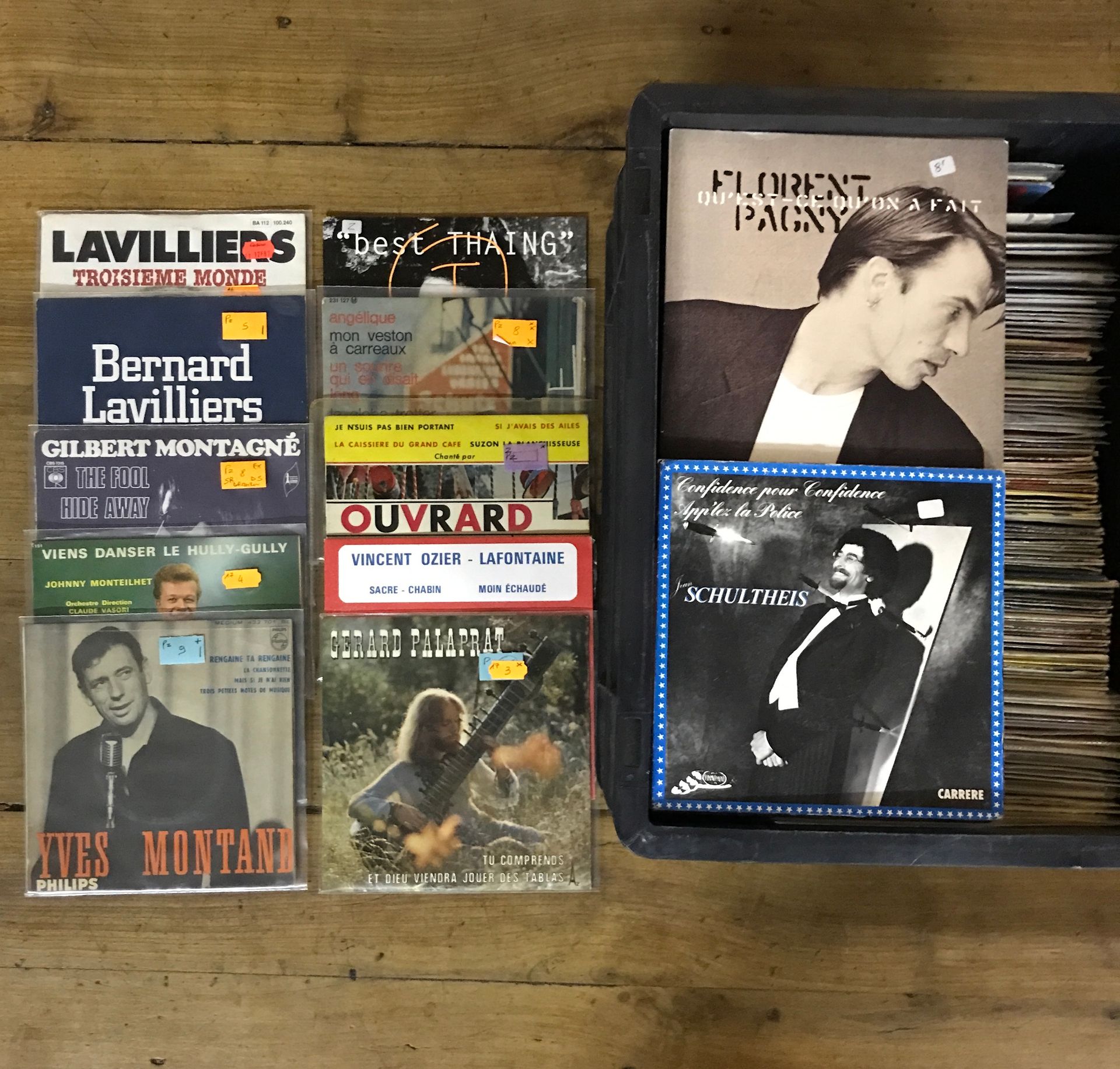 Null Lote de 200 discos de 45 rpm de artistas franceses (Monty, Bernard Lavillie&hellip;