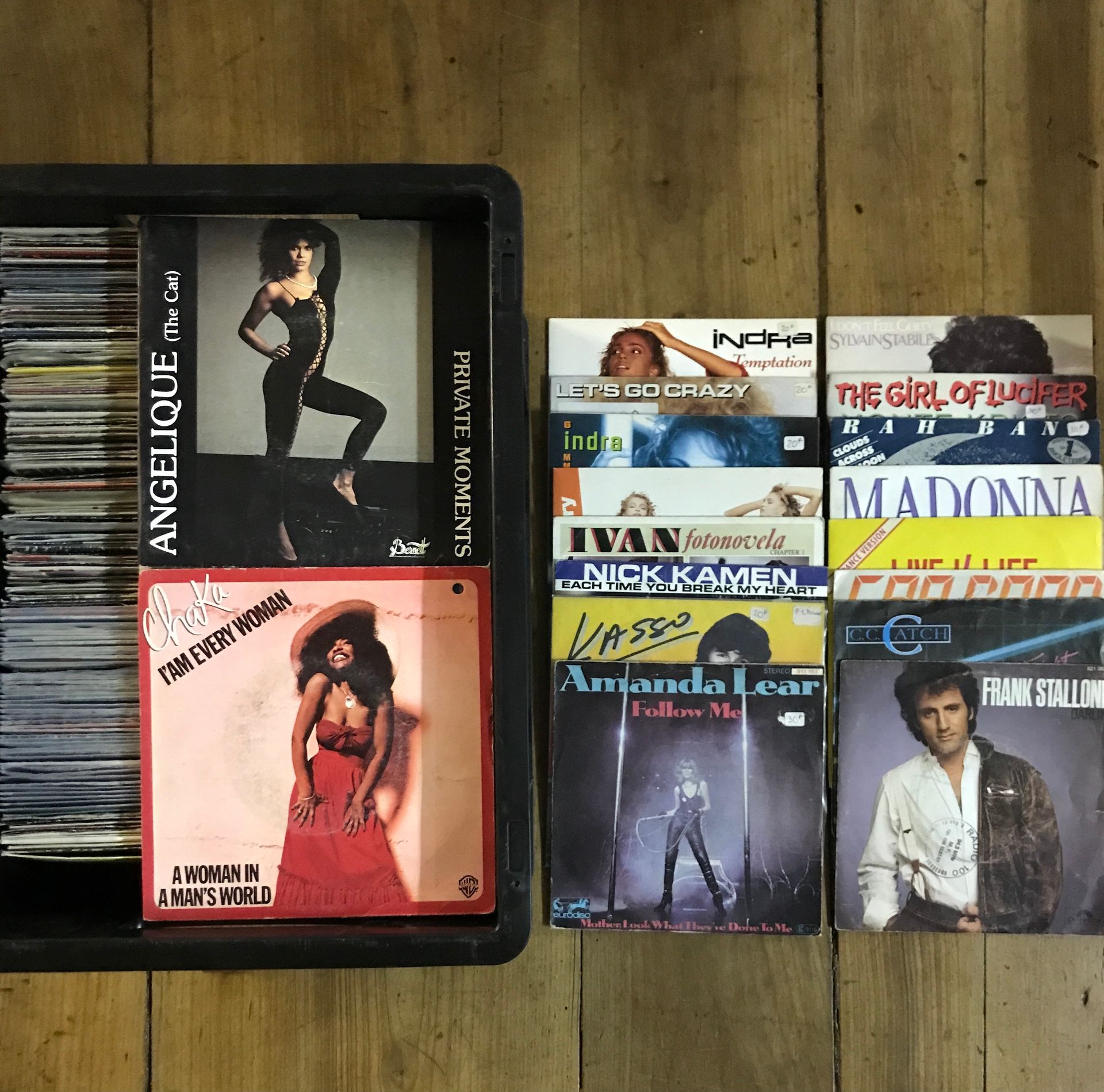 Null Lot of 200 45 rpm records of Pop, Rock, Disco, Dance,... From the 70s, 80s &hellip;