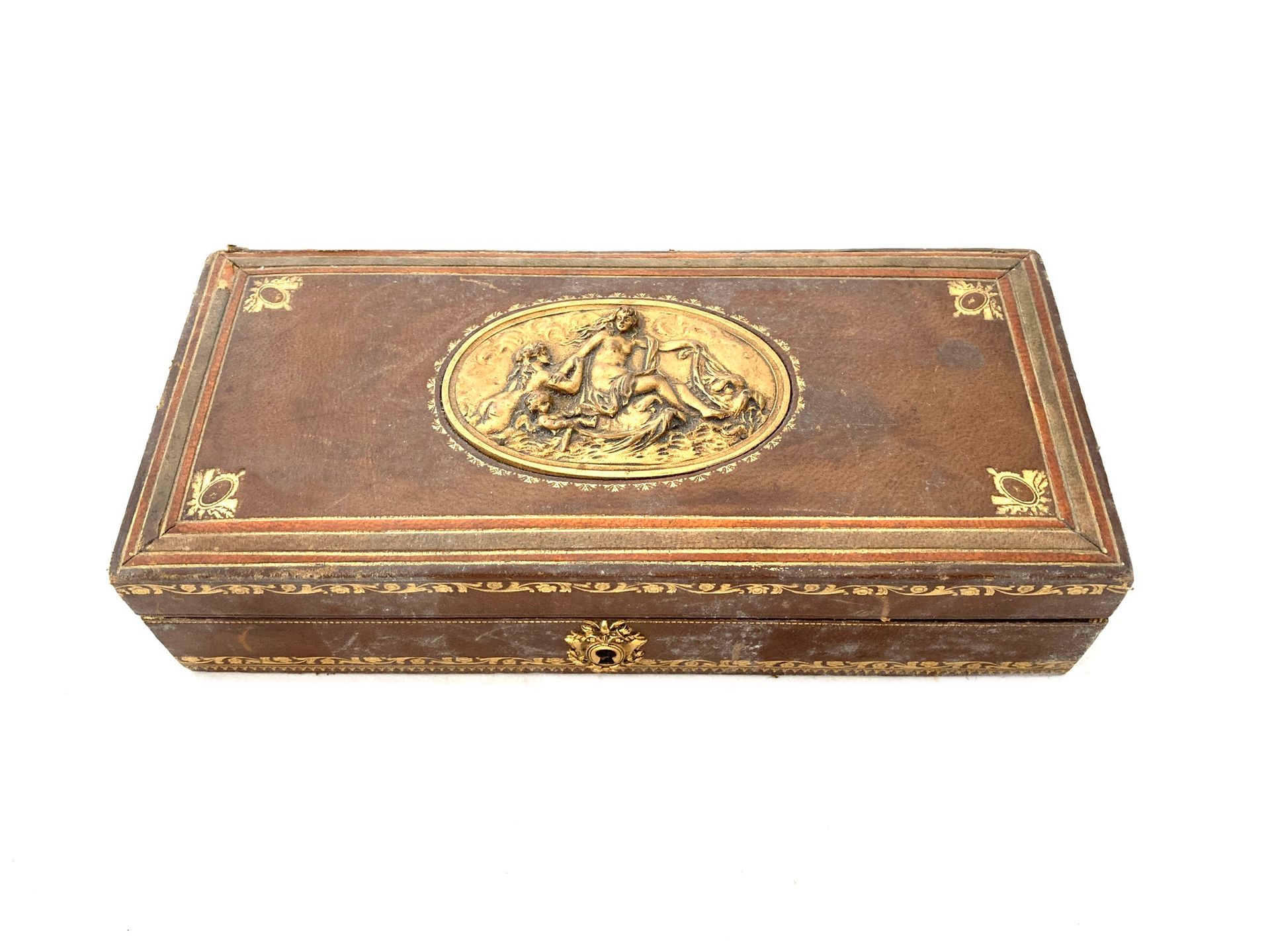 Null Le ROUX in Lorient, rectangular box sheathed in leather decorated with gild&hellip;