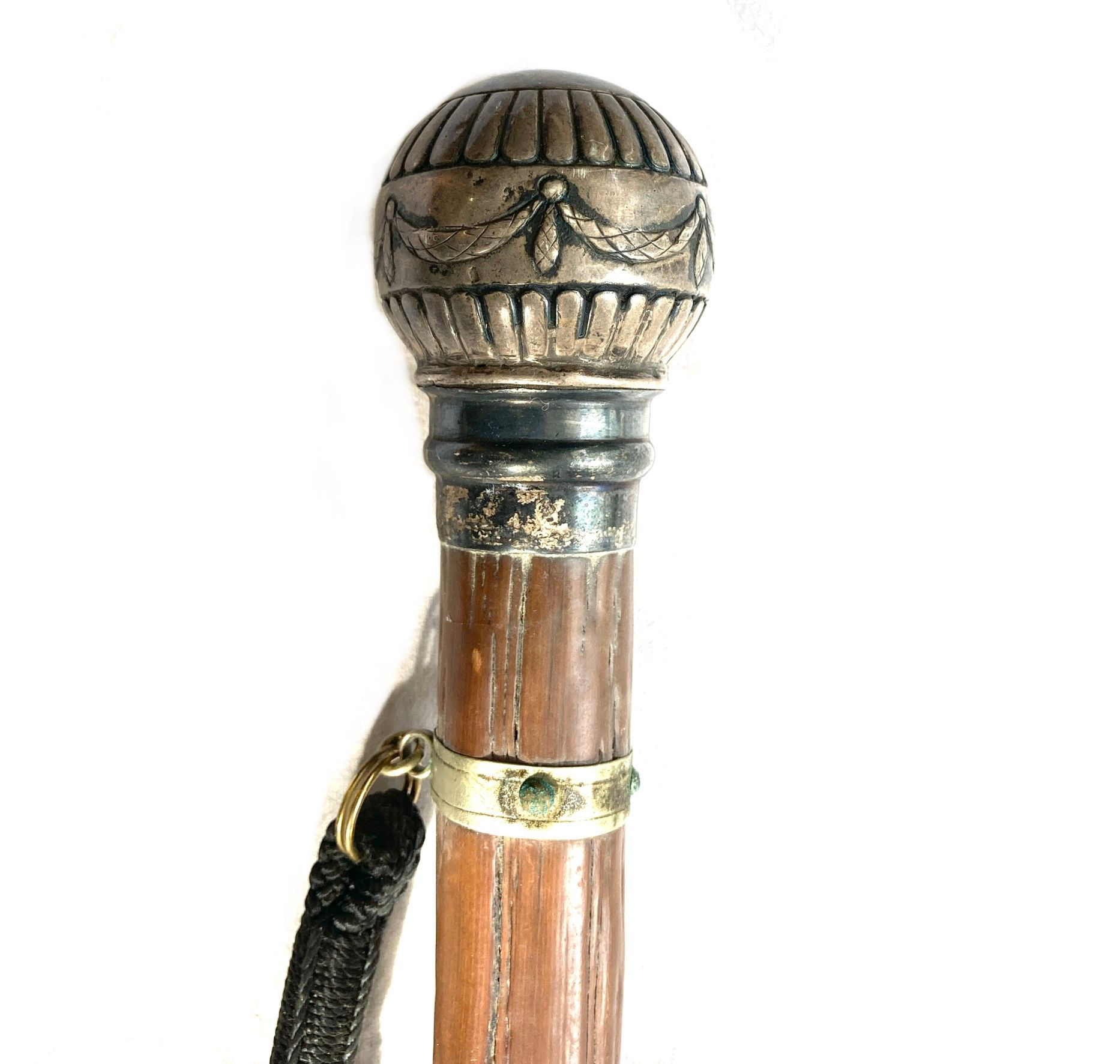 Null Cane with round silver knob ? decorated with a frieze of garlands and gadro&hellip;