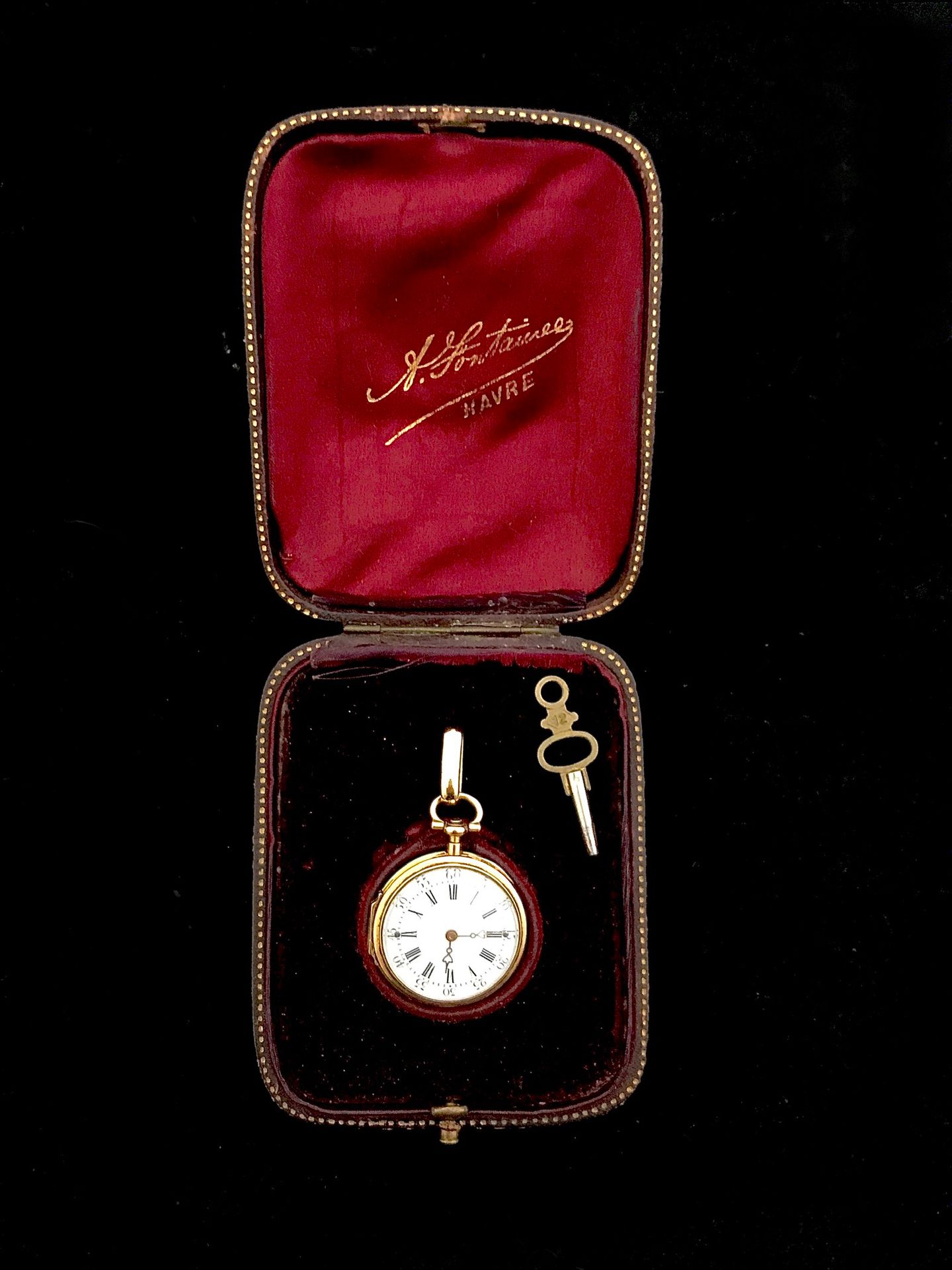 Null Montre de col en or jaune 18k 750°/00, cadran émaillé blanc chiffres romain&hellip;