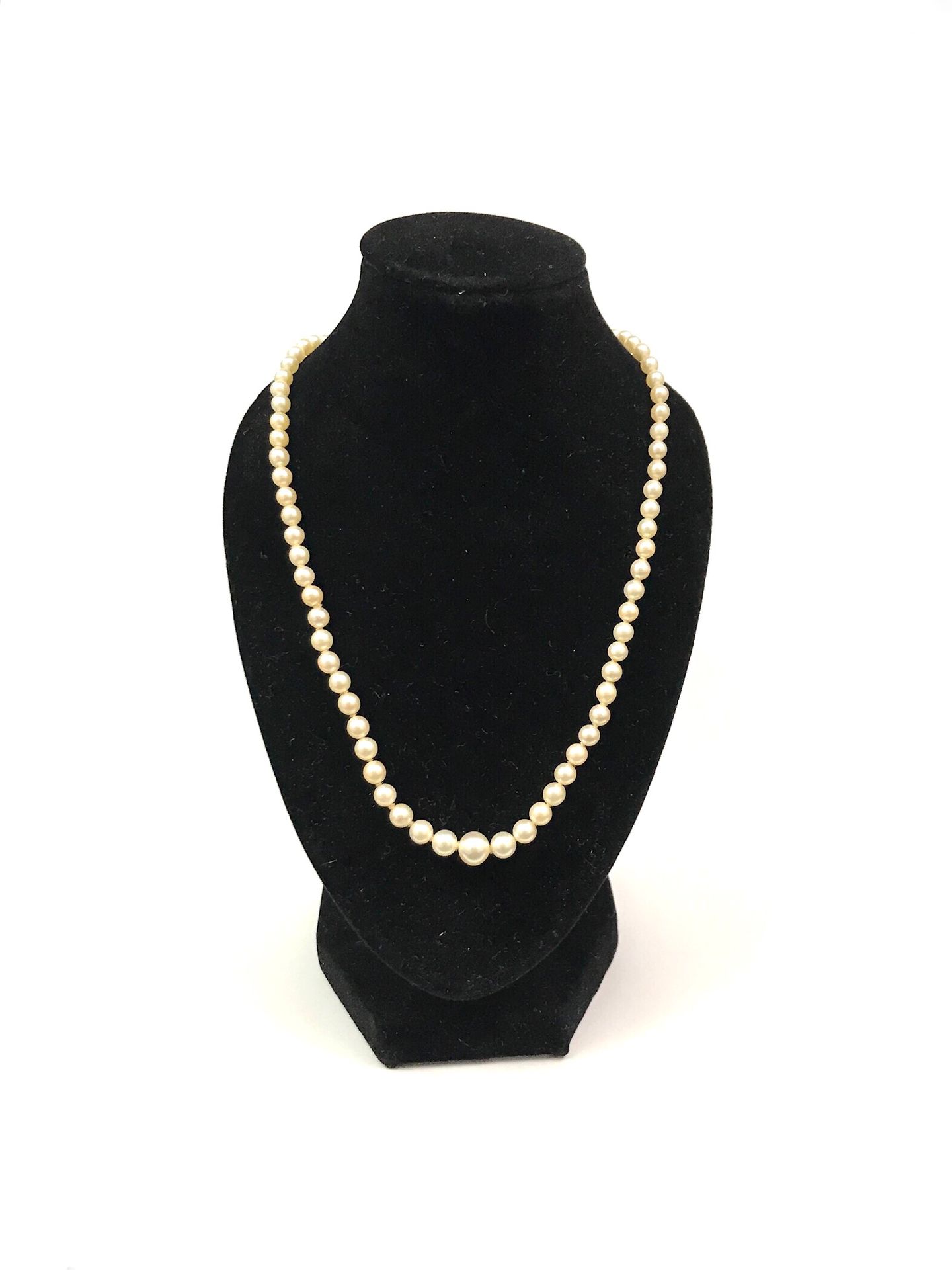 Null Necklace of cultured pearls (sea water) in light fall -dia between 5.90 and&hellip;