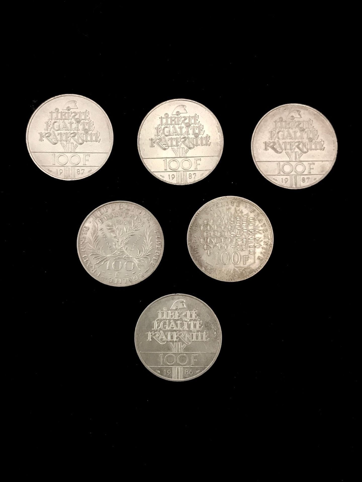 Null Lot de six pièces de 100 francs en argent. Poids : 90 g.