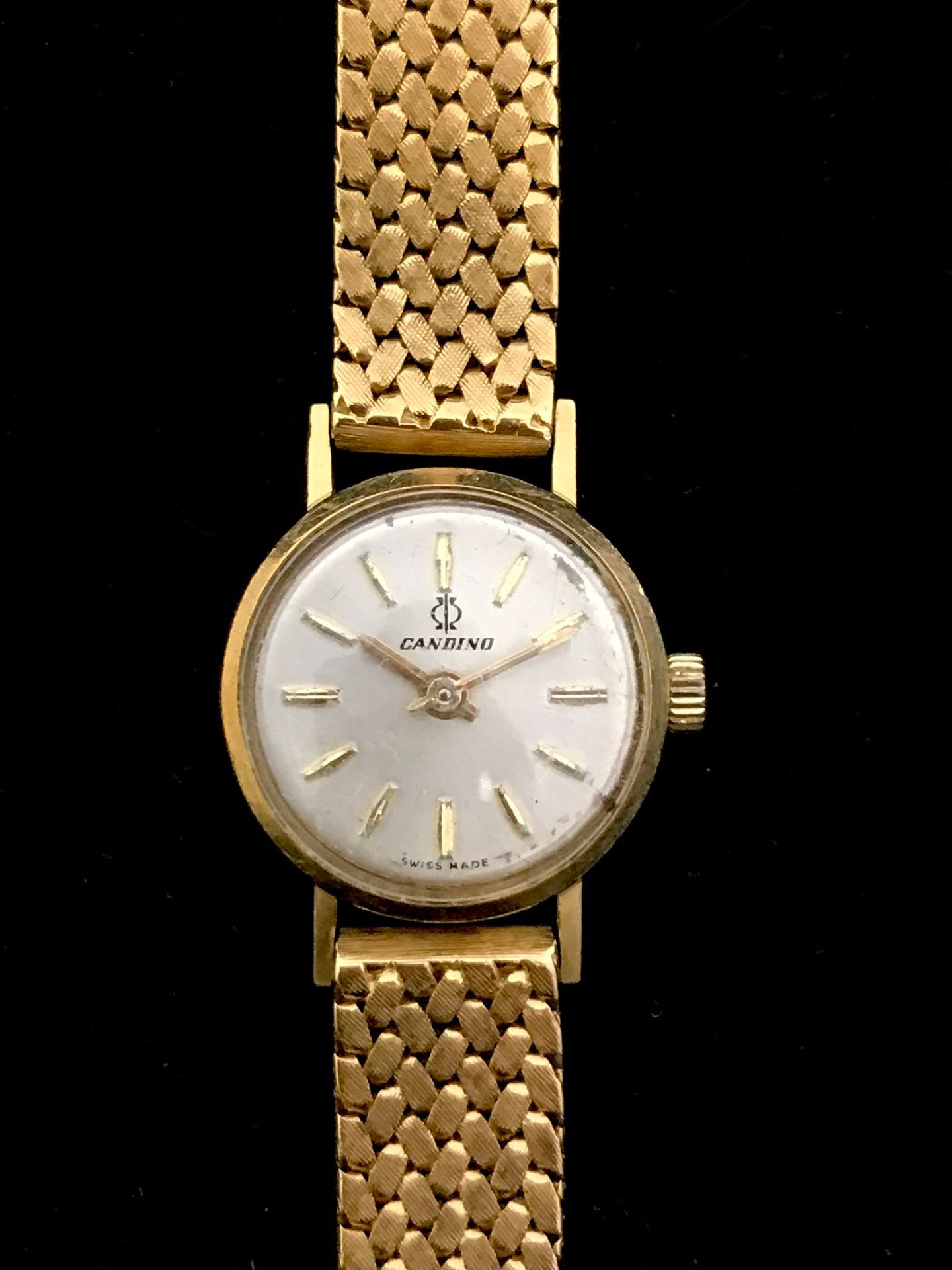 Null Candino. Ladies' watch in 18k yellow gold 750°/00, round case, signed ivory&hellip;