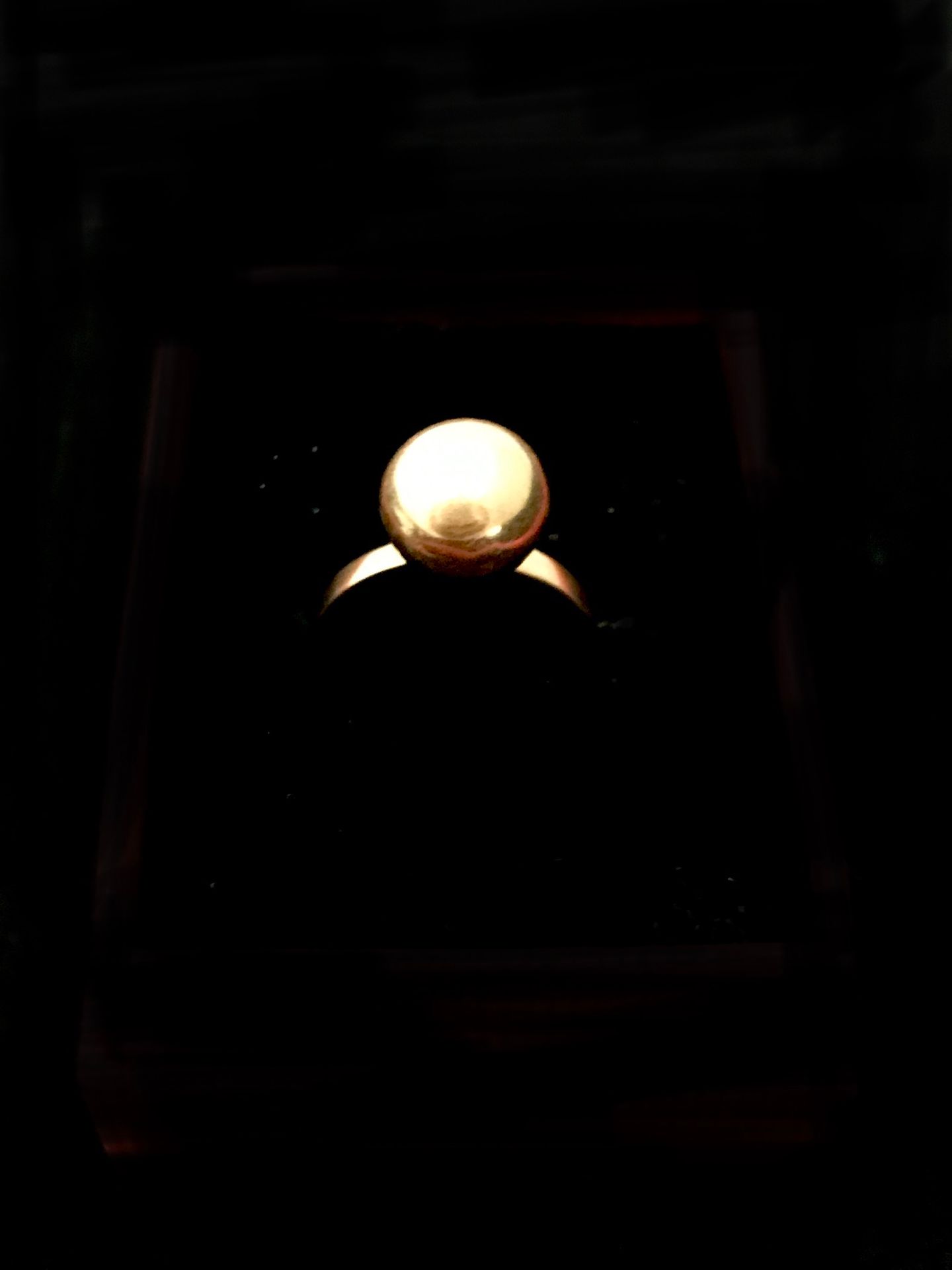 Null Ring aus 18k Gelbgold 750°/00 mit einer Goldperle. TDD: 52, Bruttogewicht: &hellip;