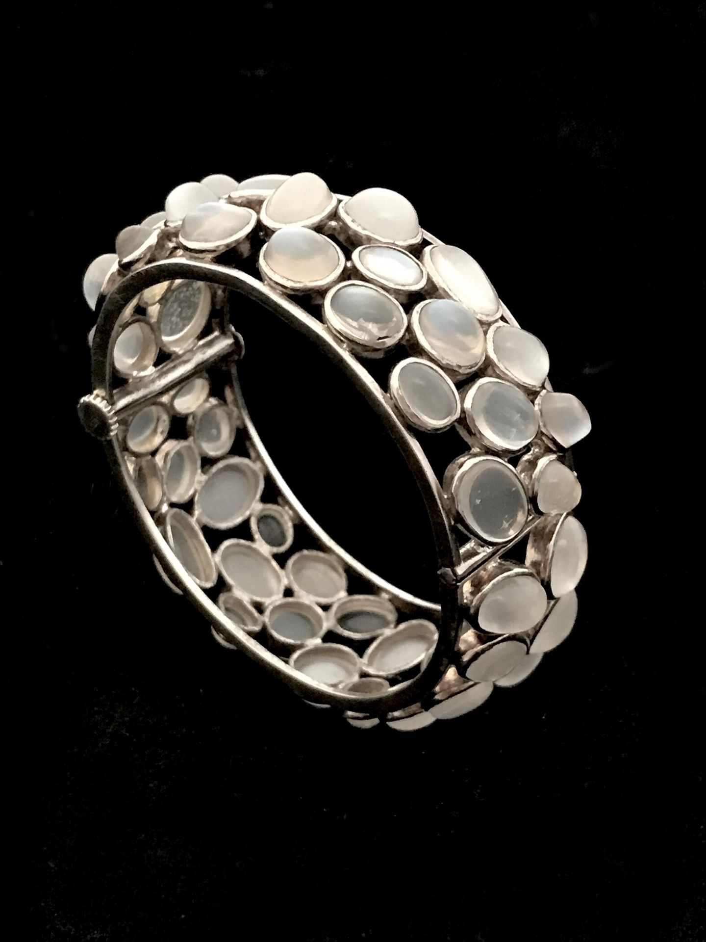 Null Pulsera de plata de ley con cabujones de piedra lunar