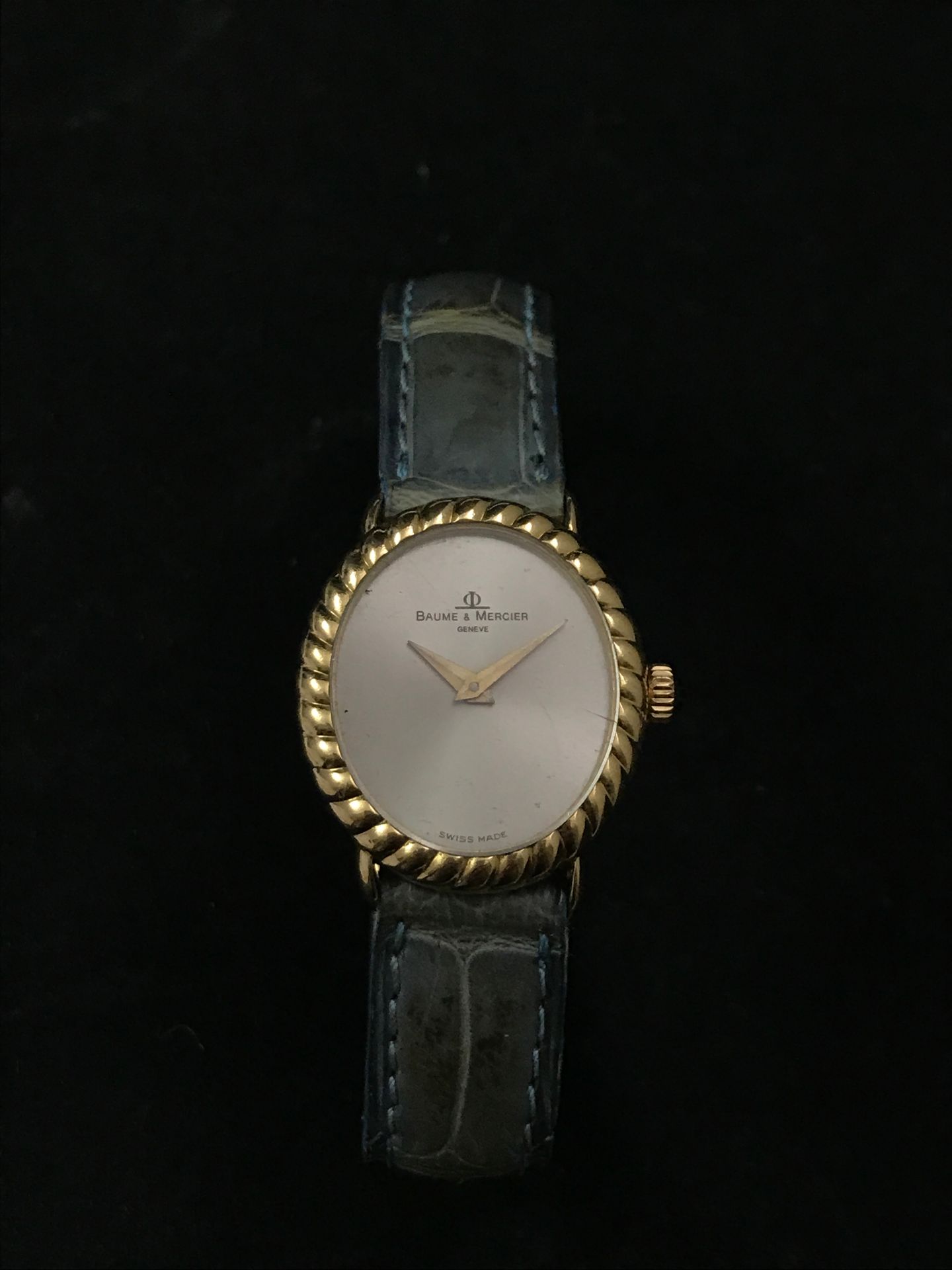 Null Baume Mercier - Ladies' watch, gold dial, gaudronné, folding clasp. Height &hellip;