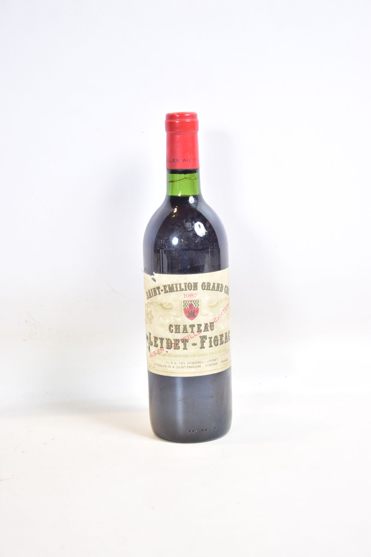 Null 1 Blle CH. LEYDET-FIGEAC St Emilion GC 1982

	Faded, a little stained and t&hellip;