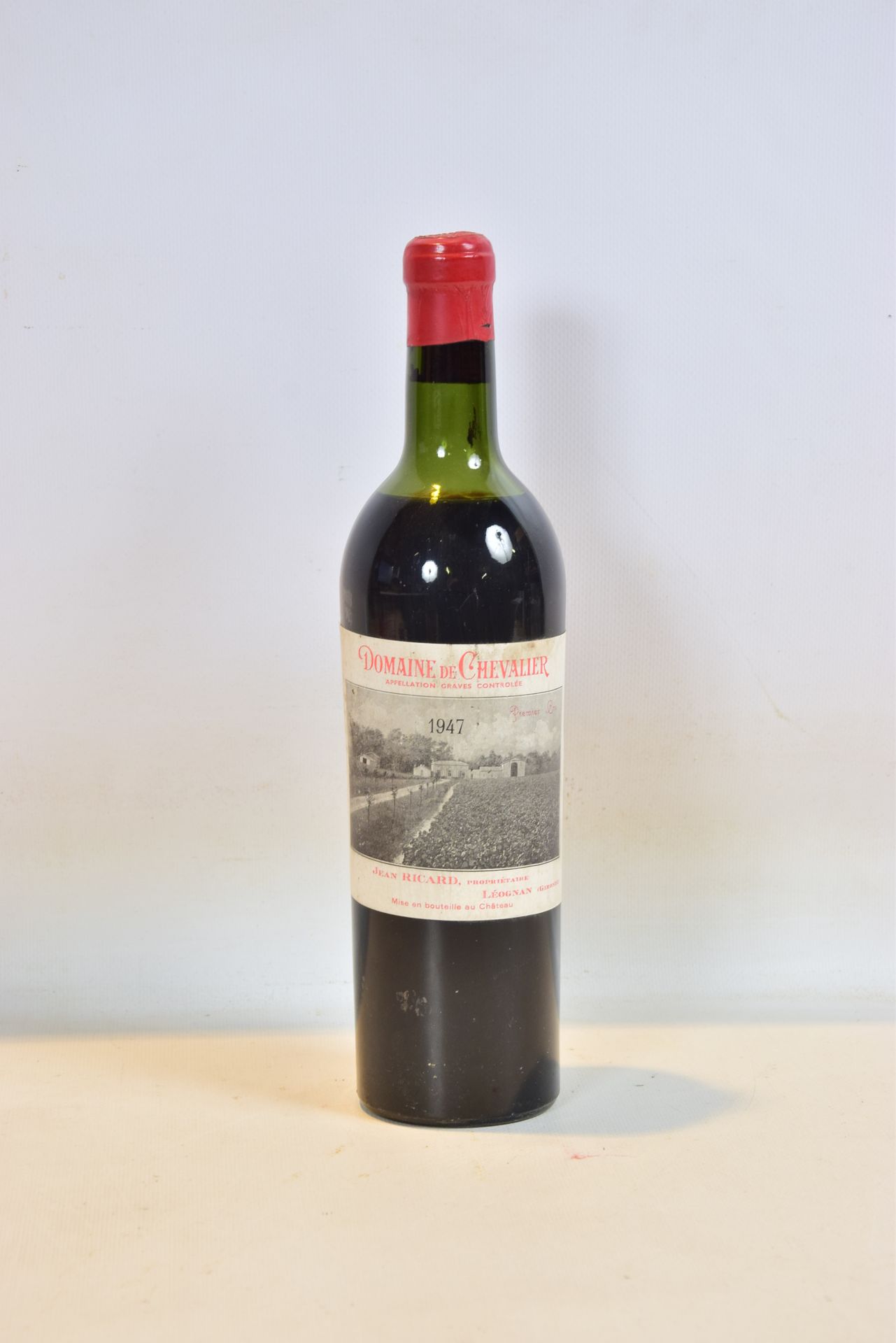 Null 1 Blle DOMAINE DE CHEVALIER Graves GCC 1947

	E. Un po' sbiadito e un po' m&hellip;