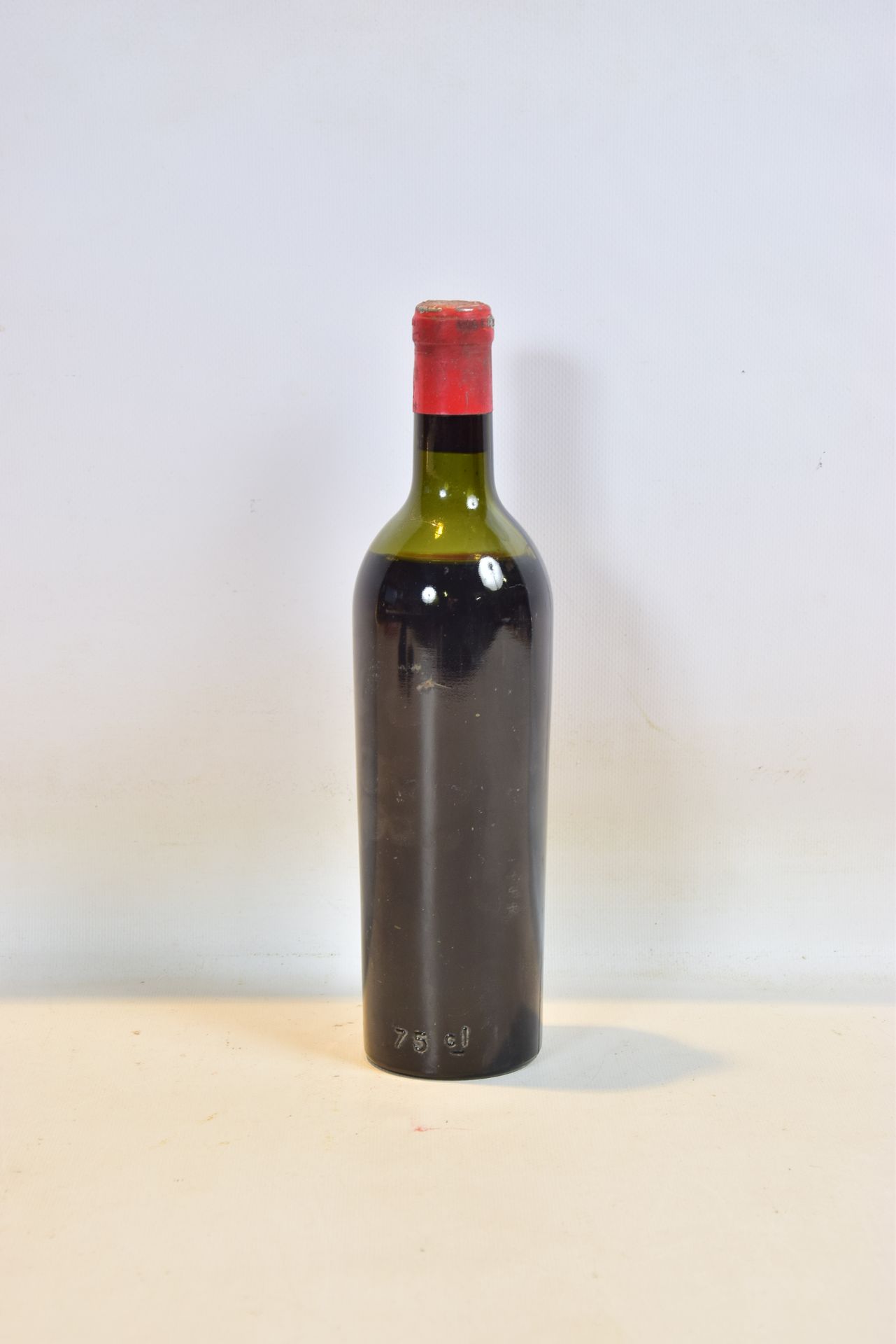 Null 1 Blle CH. MOUTON ROTHSCHILD Pauillac 1er GCC 1951

	Nessuna etichetta. Vin&hellip;