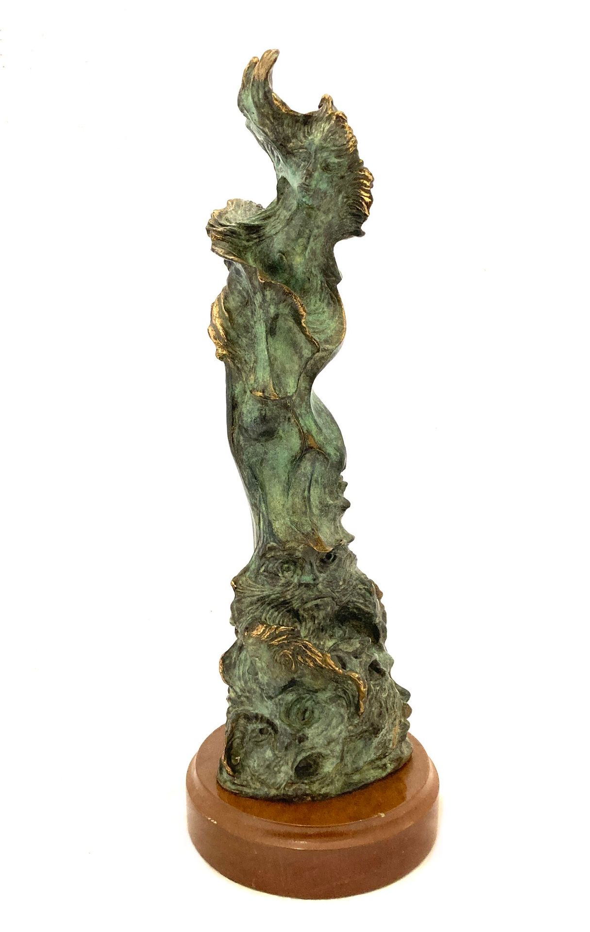 Null Ecole françasie du milieu du Xxème siècle. 

"Nymphes",

Sculpture de bronz&hellip;