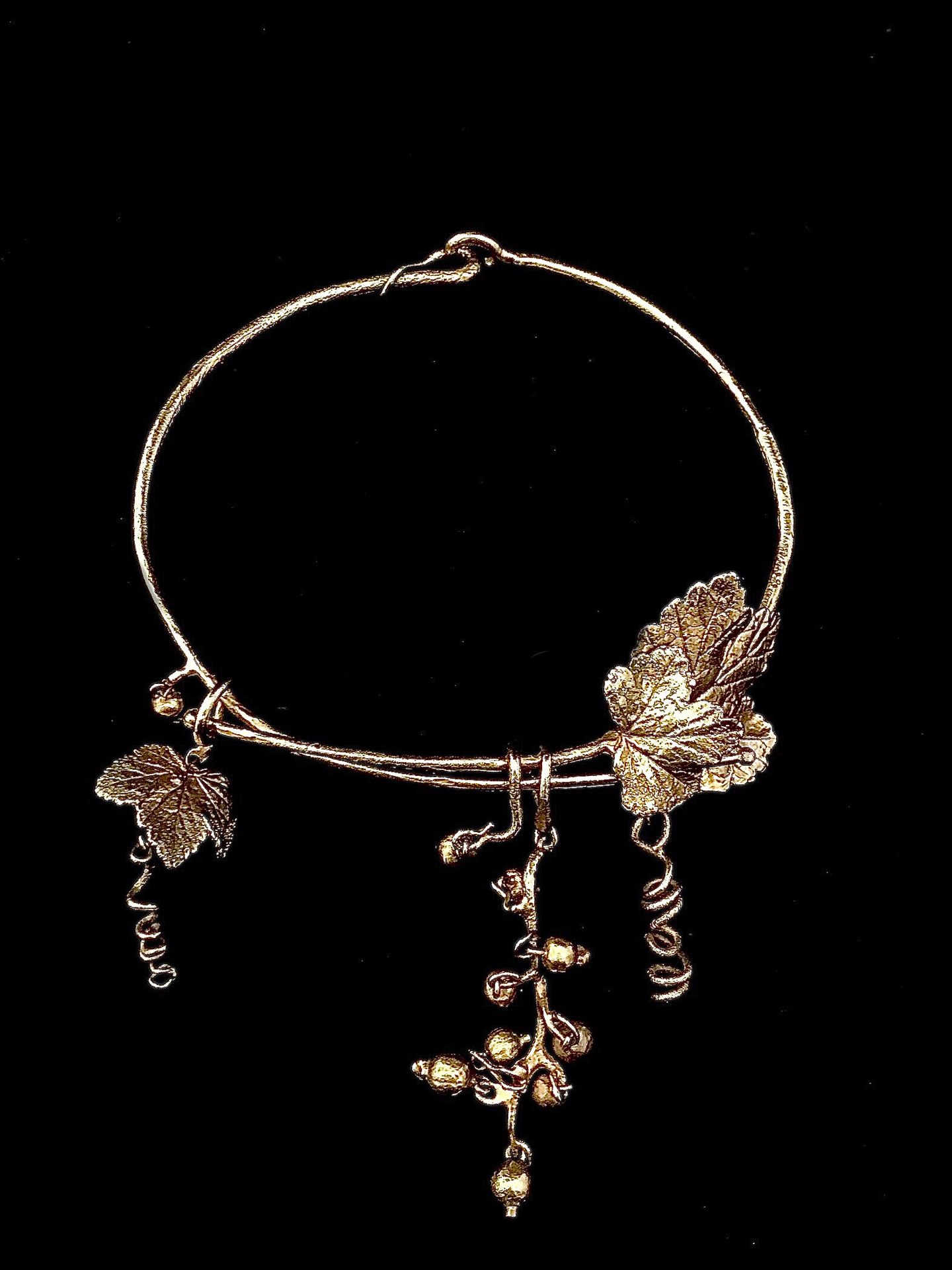 Null 
克劳德-拉兰内(1925-2019) 

鹅卵石项链，1980年 

鎏金青铜珠宝 

签名并编号为101/250，有出版商的标记。由Artcuri&hellip;