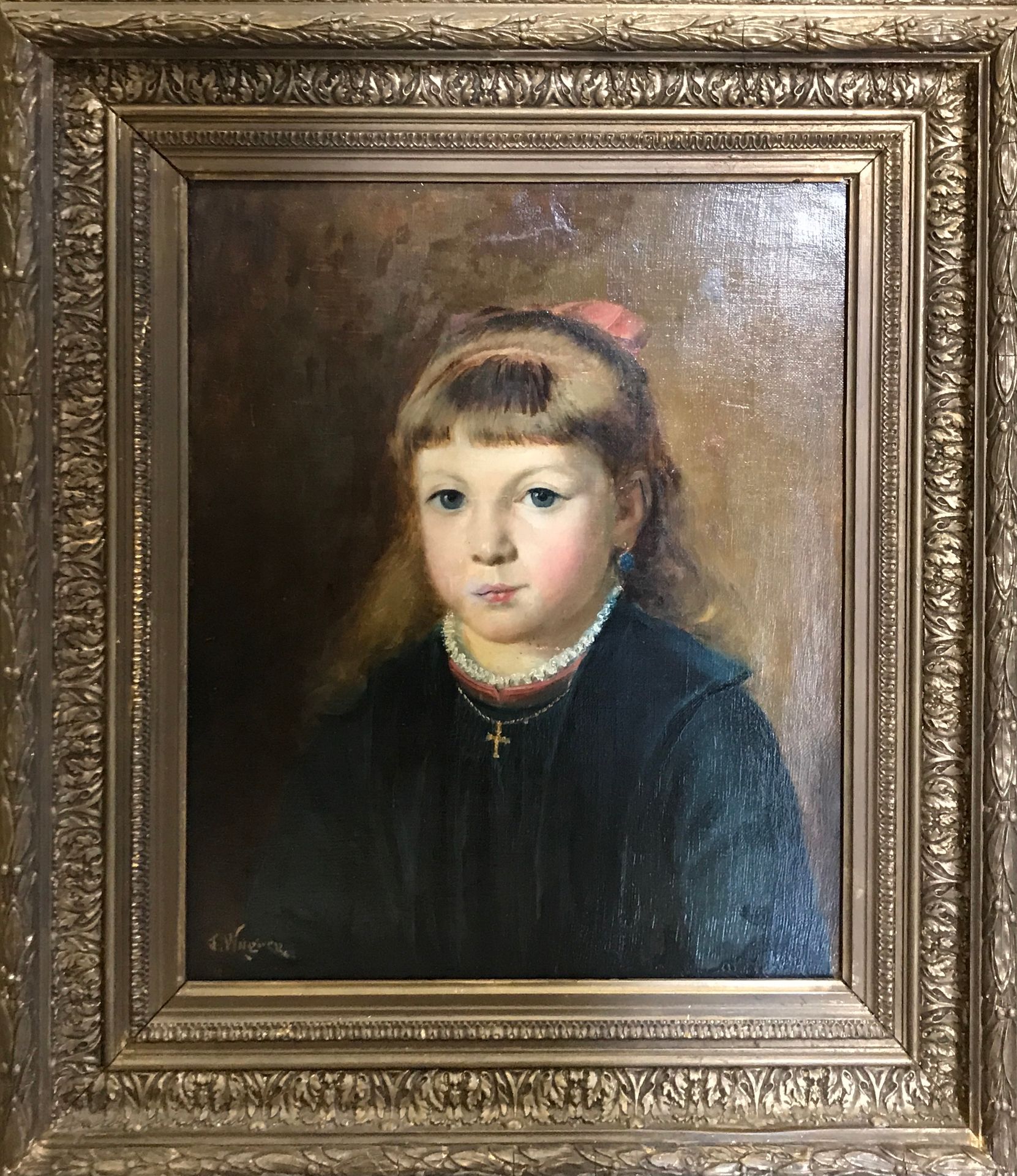 Null 19世纪的法国学校。"一个年轻女孩的画像。布面油画，左下方有签名。高46.5厘米。长38厘米。褪色的，修复的。