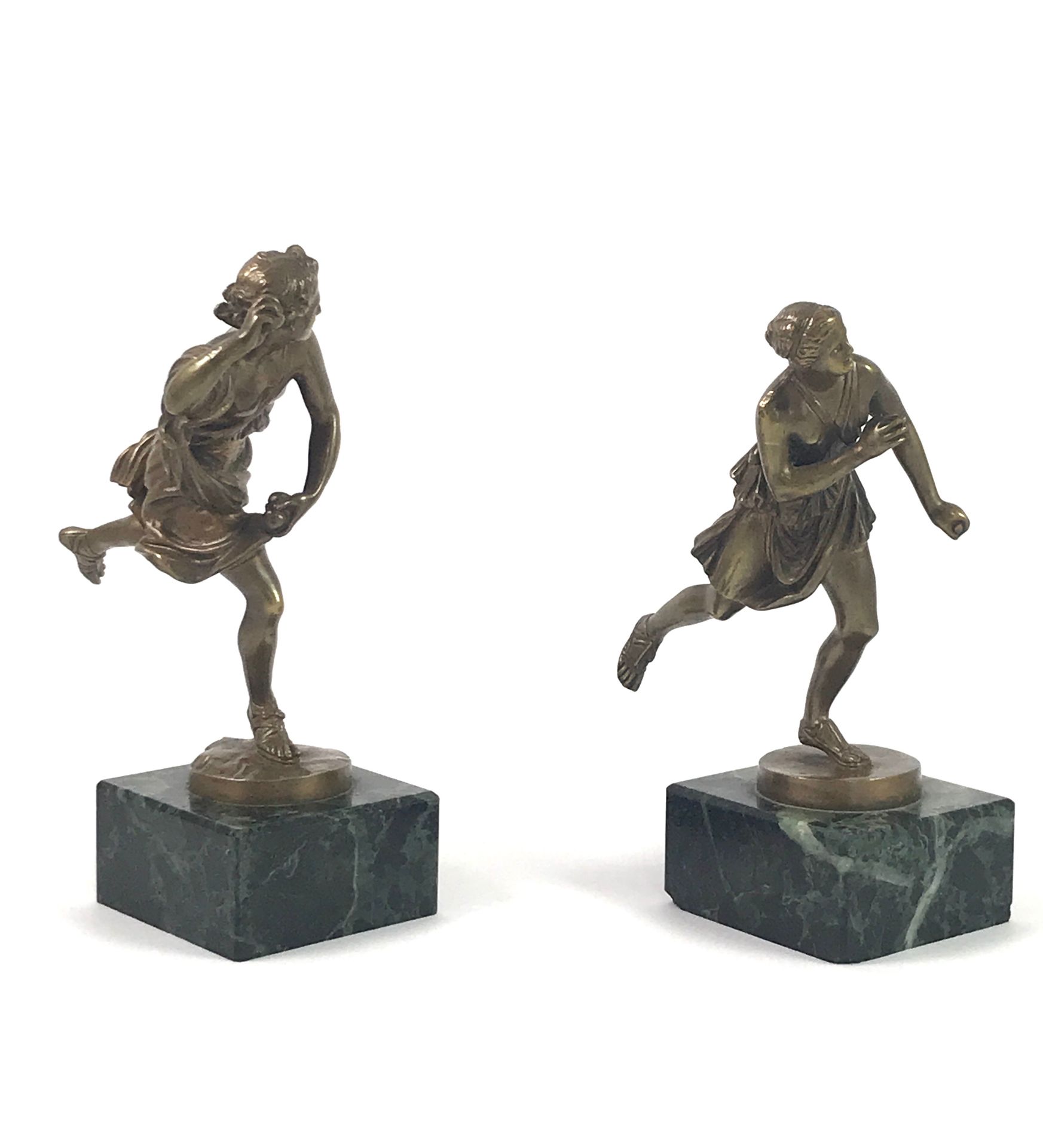 Null BARBEDIENNE Gießer, nach Guillaume COUSTOU

Folge von zwei Bronzefiguren 

&hellip;