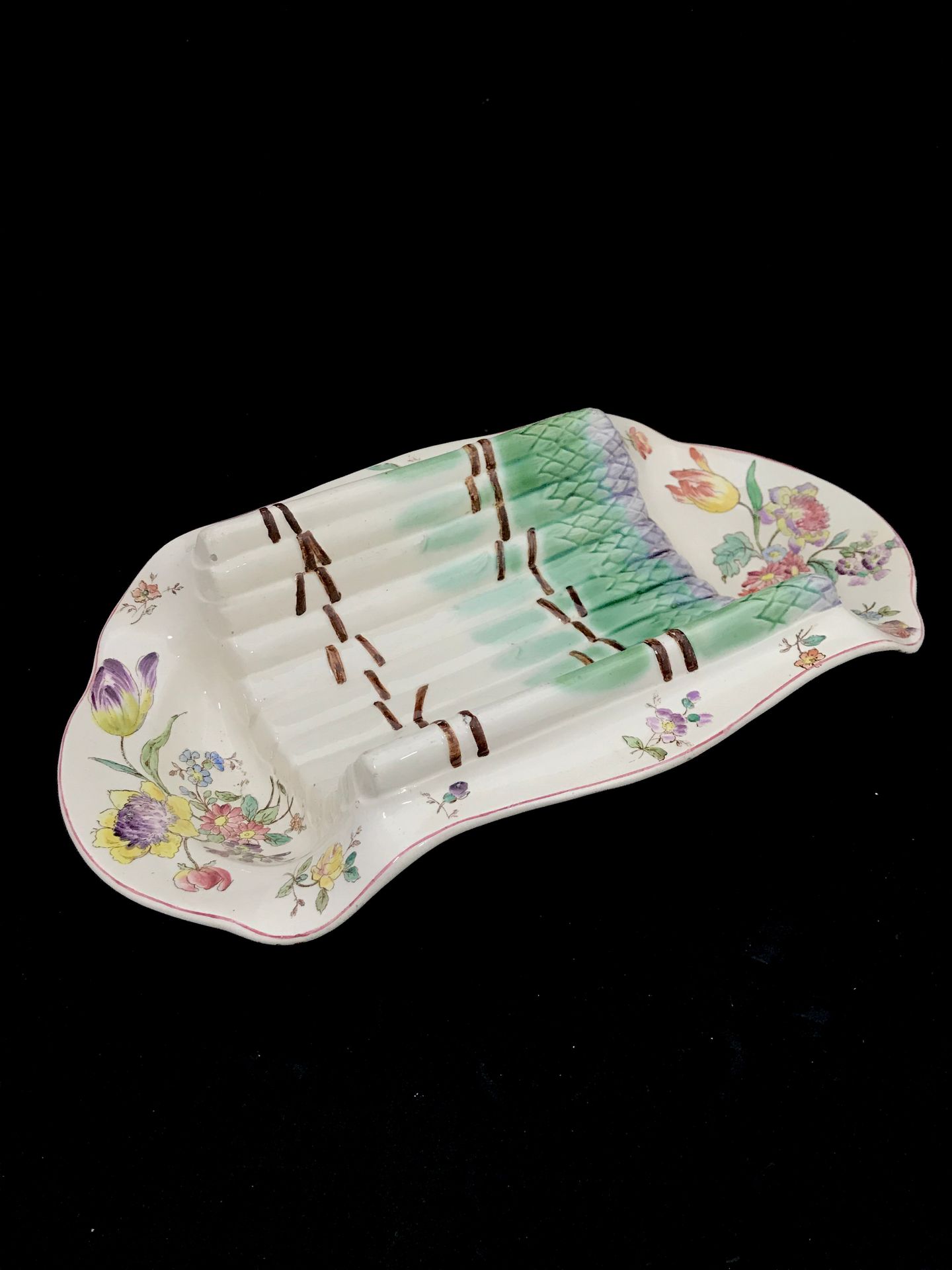 Null LONGCHAMP, earthenware asparagus dish decorated with flowers thrown. Height&hellip;