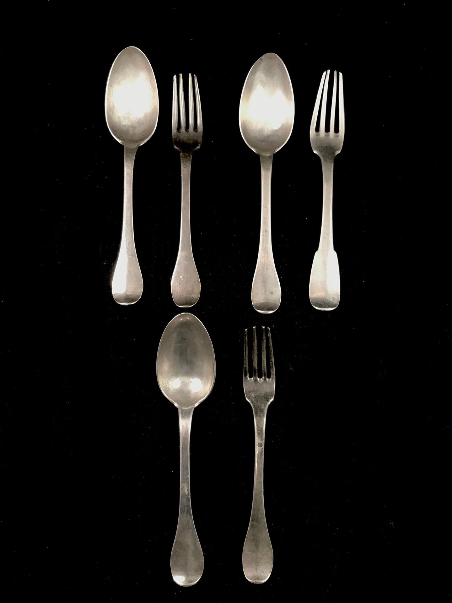 Null A set of three silver flatware, 950°/00. Ancien régime, before 1789. Weight&hellip;